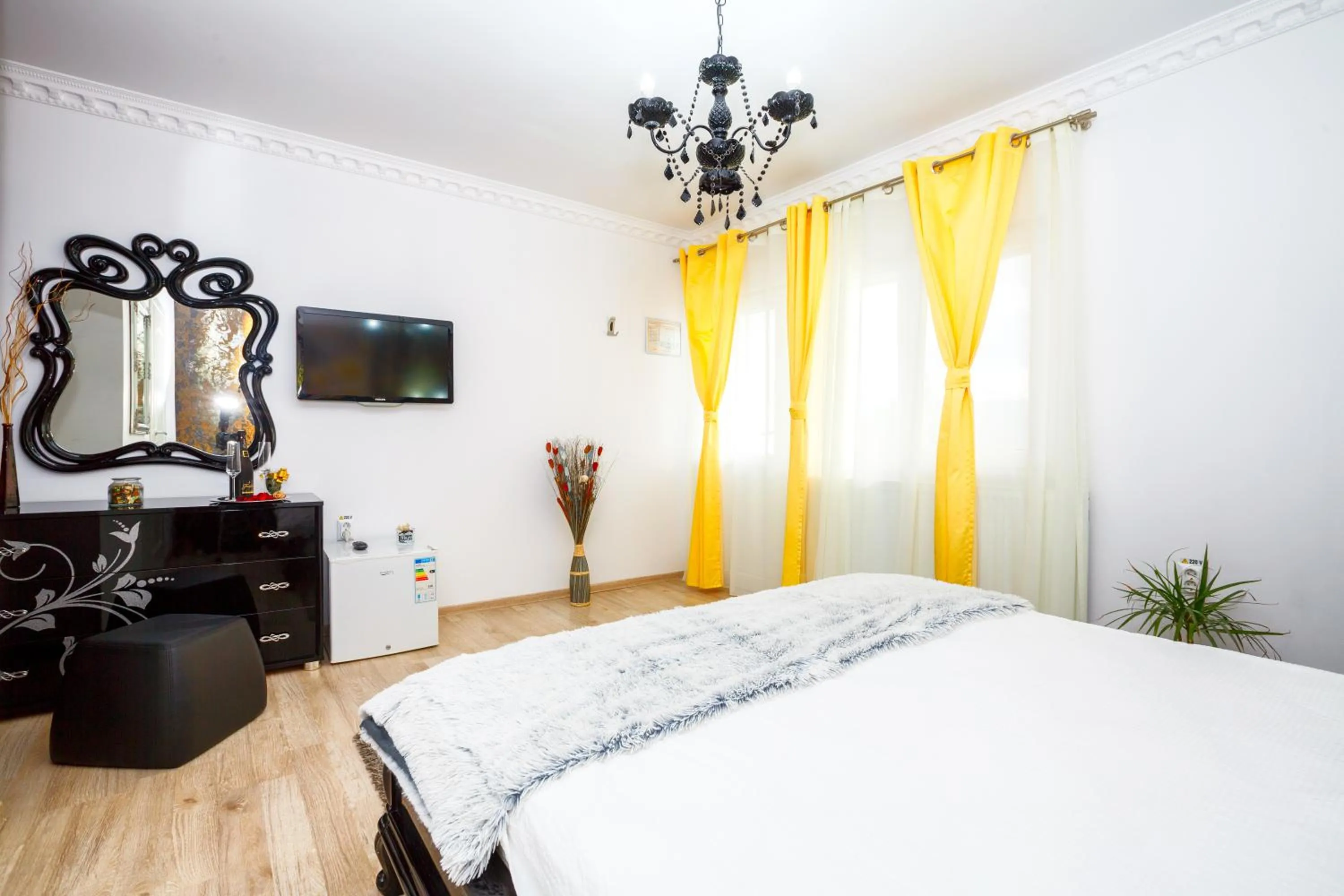 Bed in Pensiunea Avy