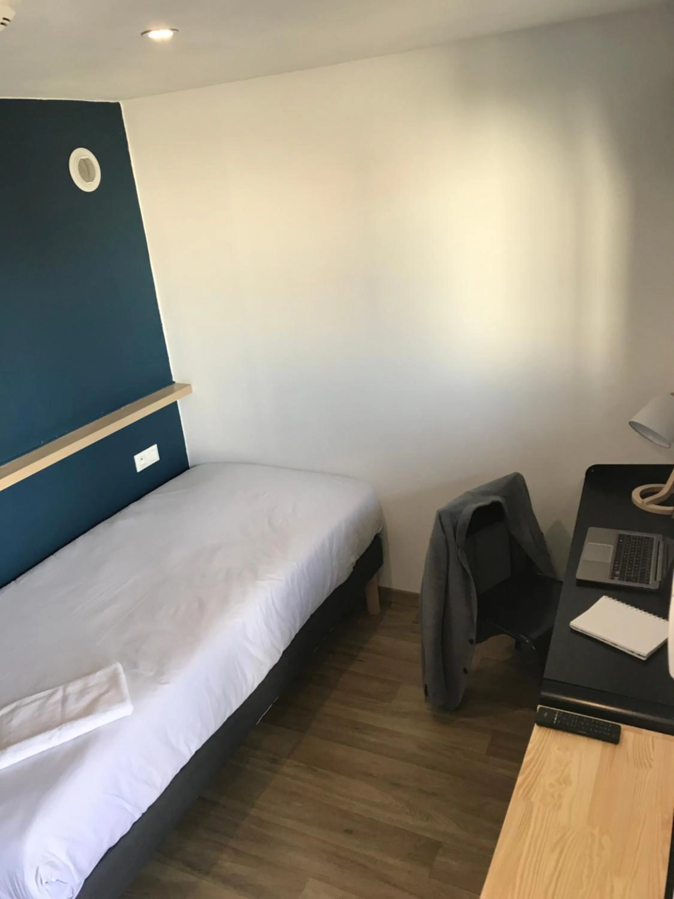 Bed in Eklo Hotels Le Havre