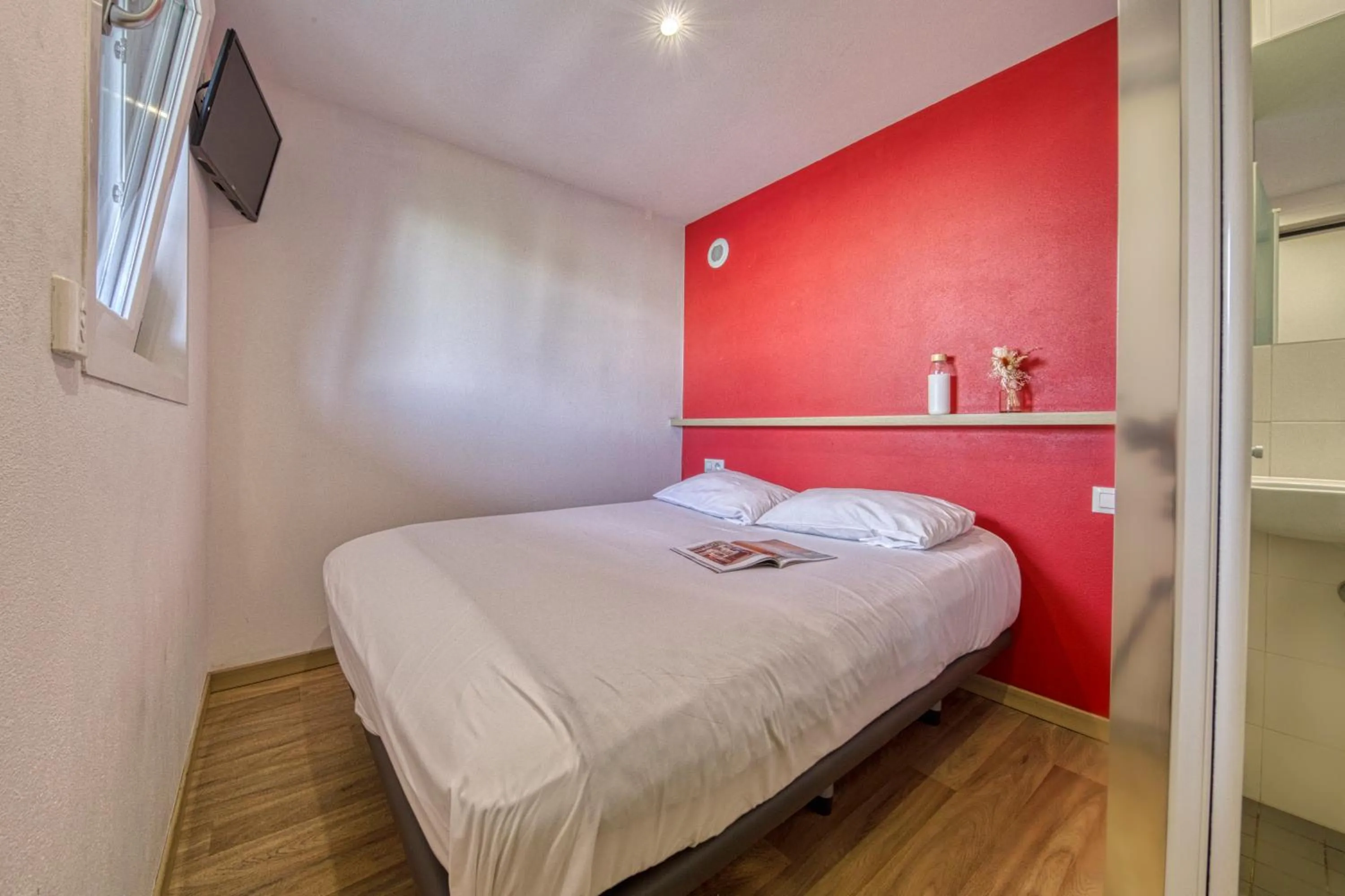 Bed in Eklo Hotels Le Havre