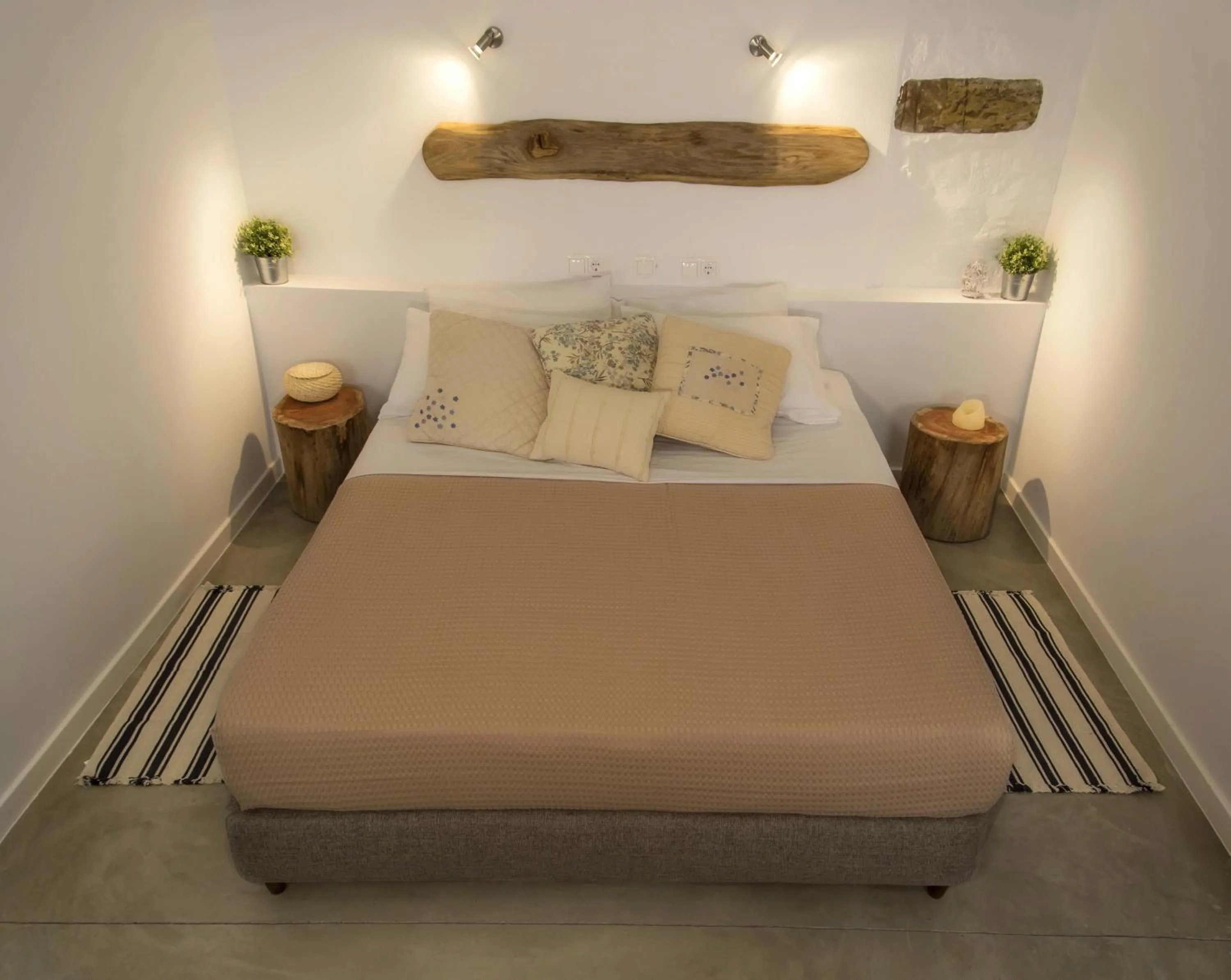 Bedroom, Bed in Afentiko Pigadi