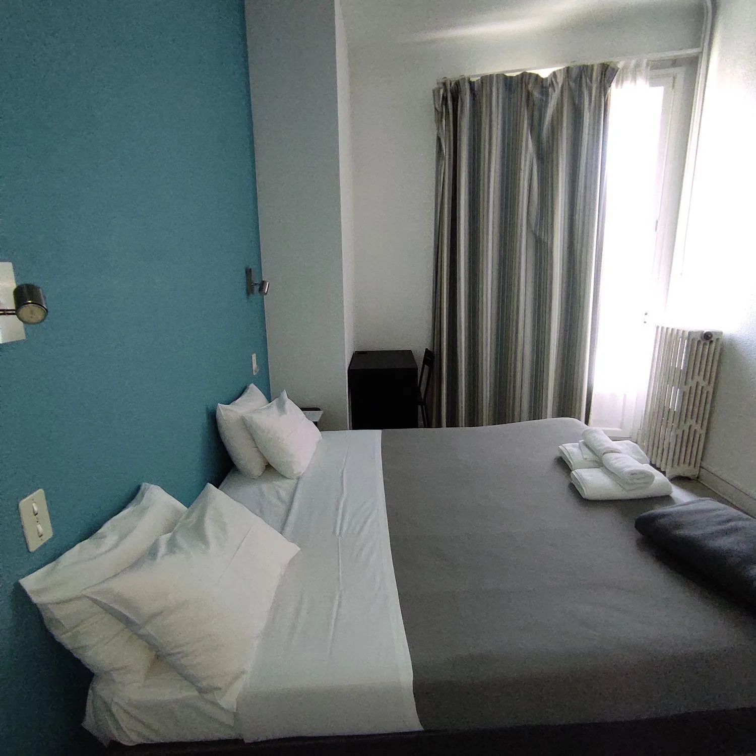 Bed in Hôtel De La Gare Nantes Station Hotel Nantes