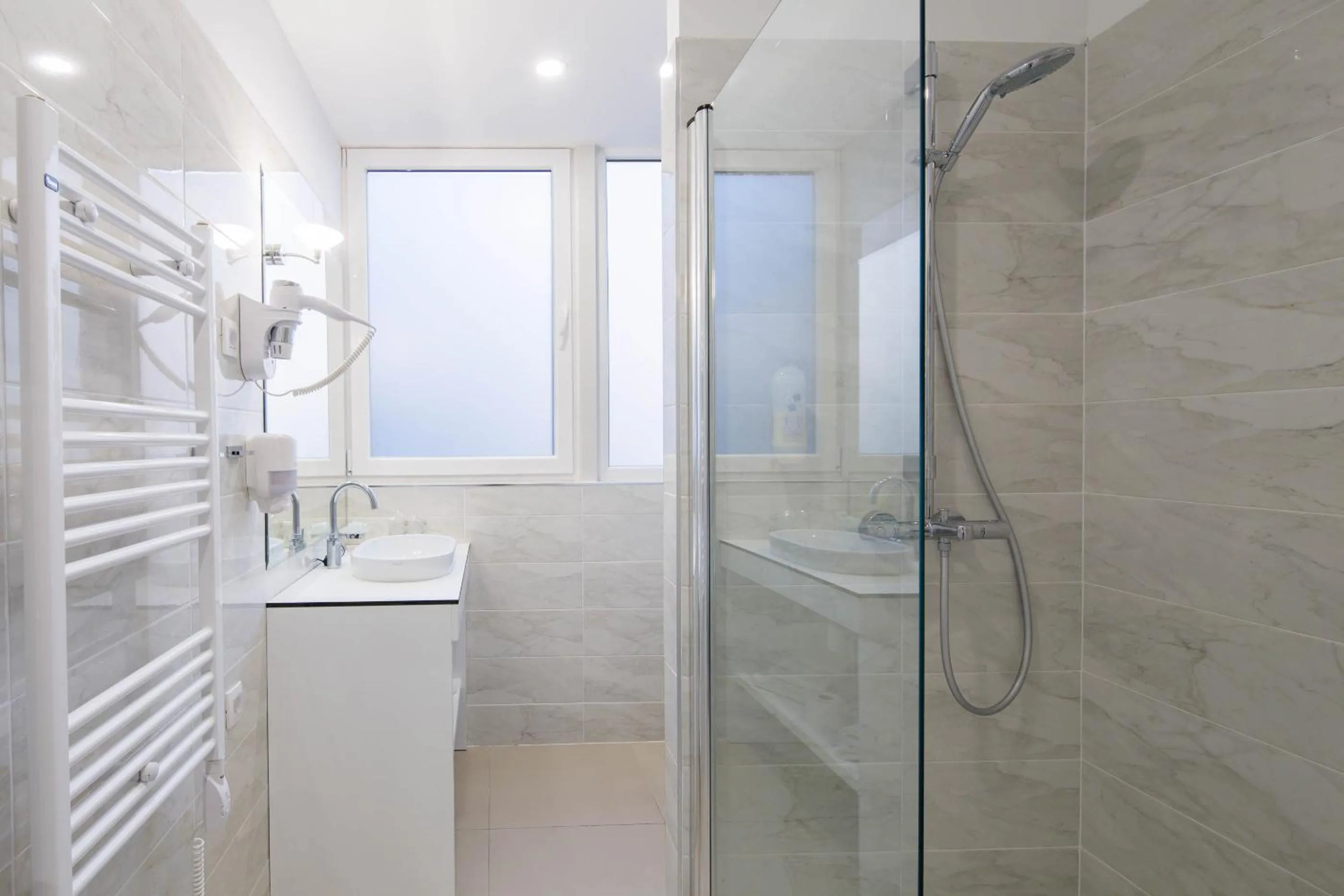 Bathroom in Hotel Corner