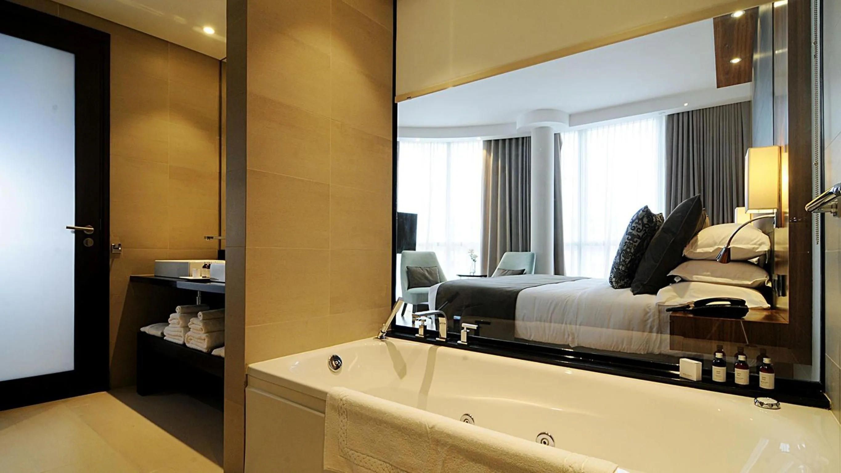 Photo of the whole room, Bed in Puerto Norte Design Hotel