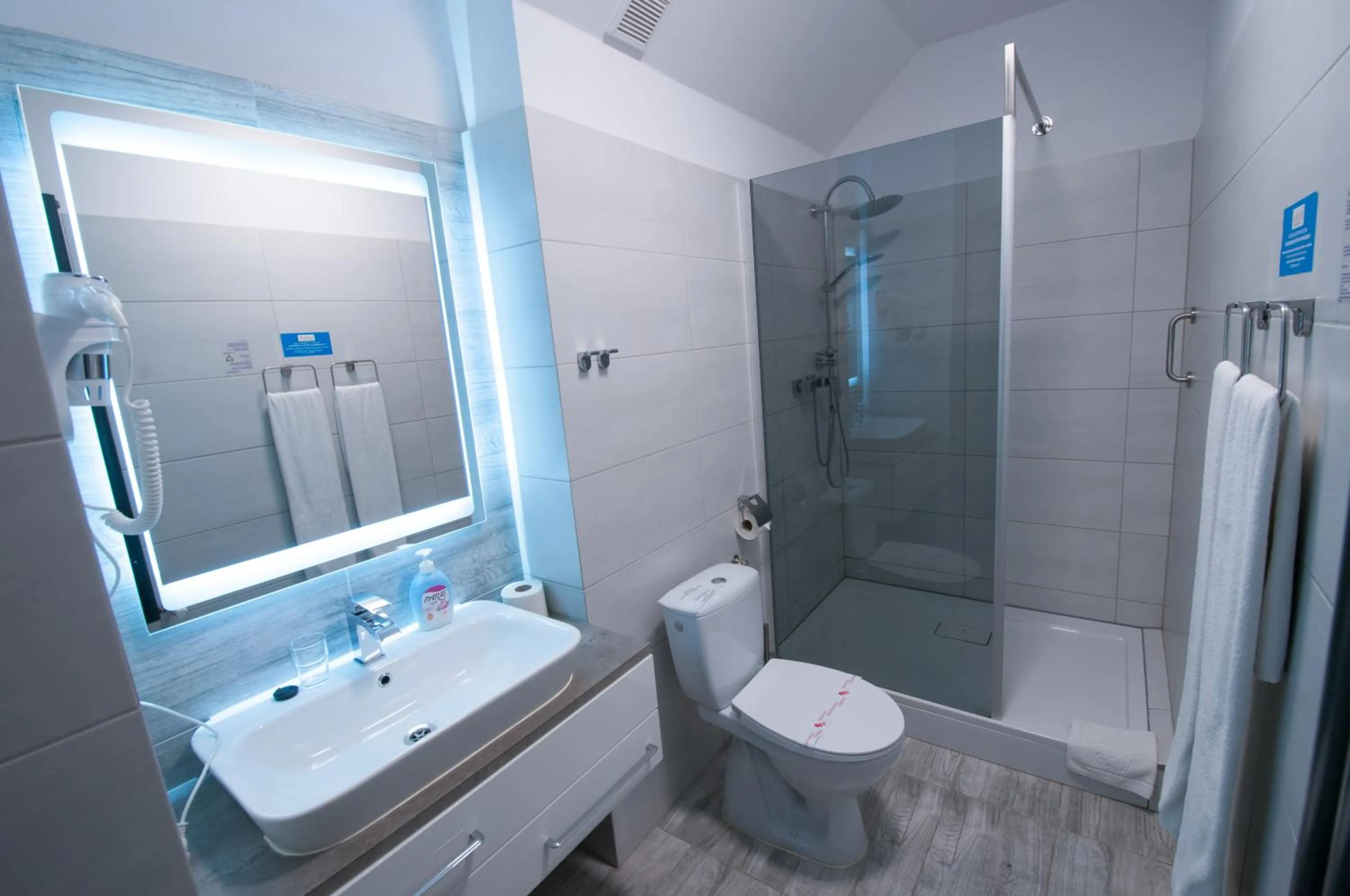 Bathroom in Hotel Biały