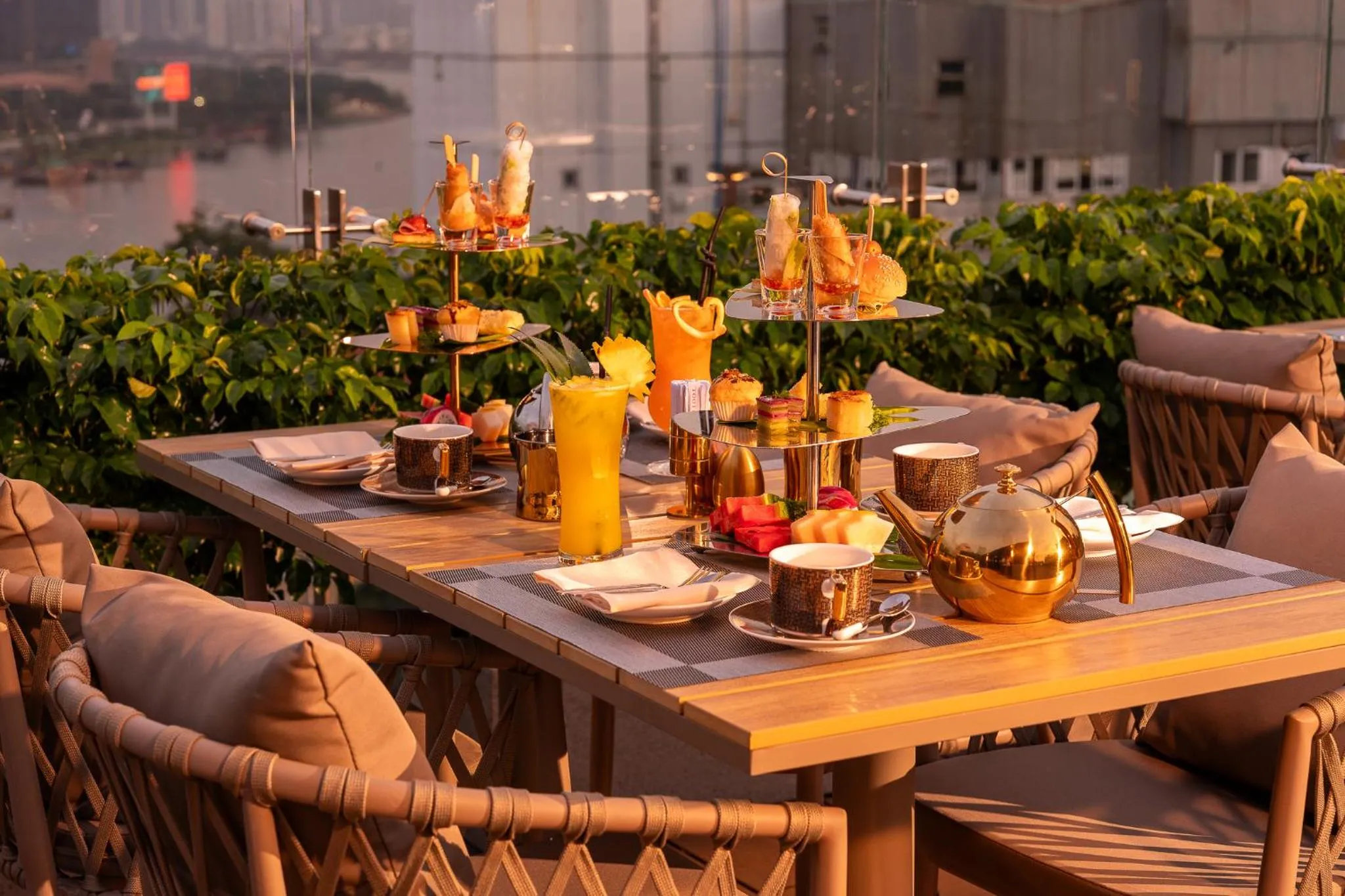 Restaurant/places to eat in Adora Mira Riverside