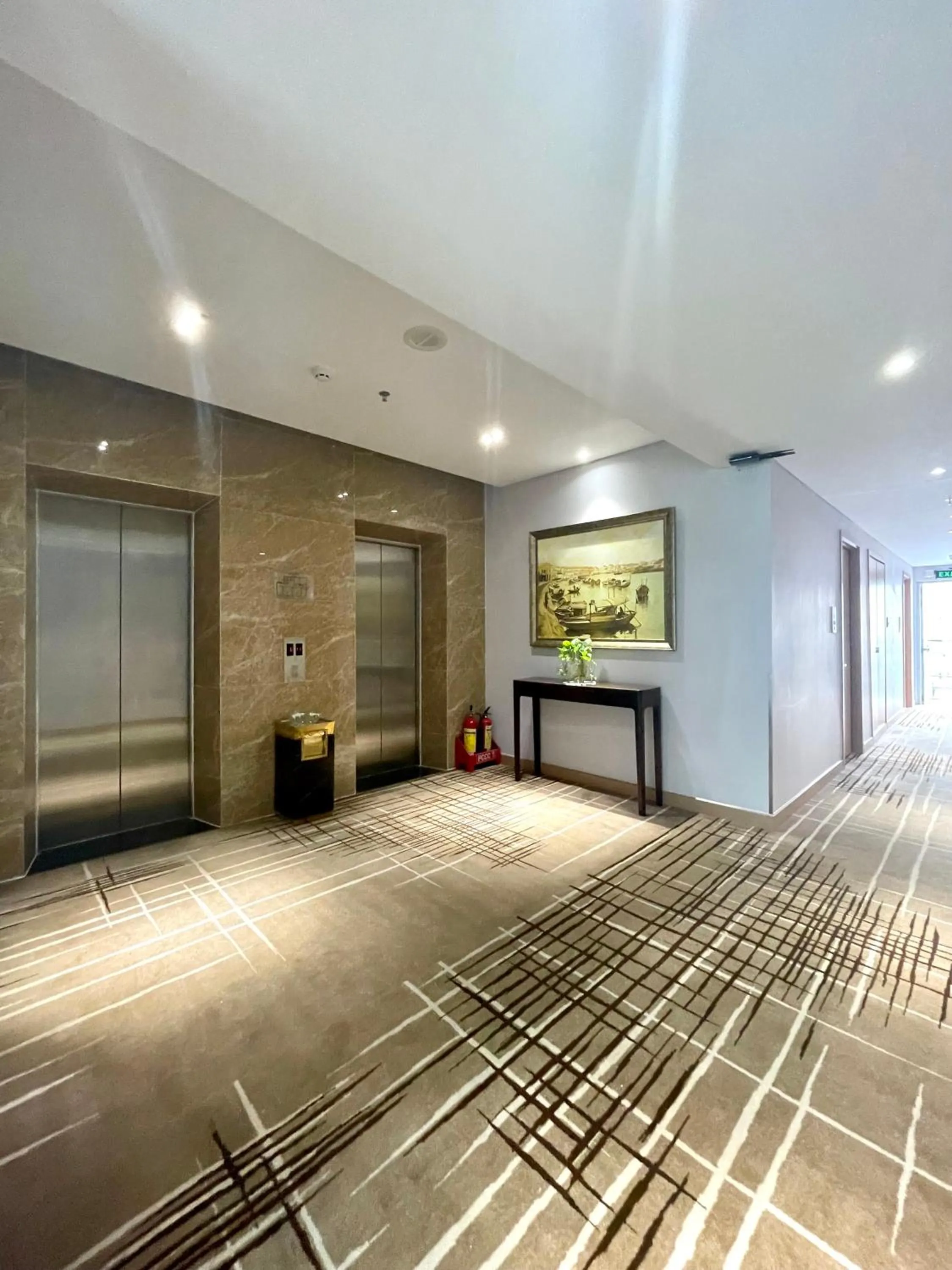elevator in RAMADA ENCORE - Upgrading for your comfort