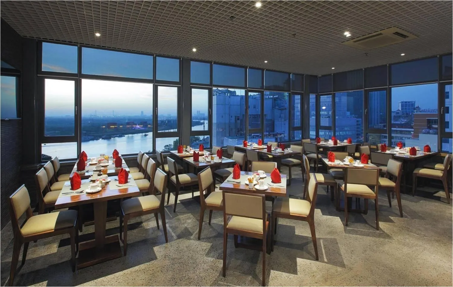 Restaurant/places to eat in RAMADA ENCORE - Upgrading for your comfort