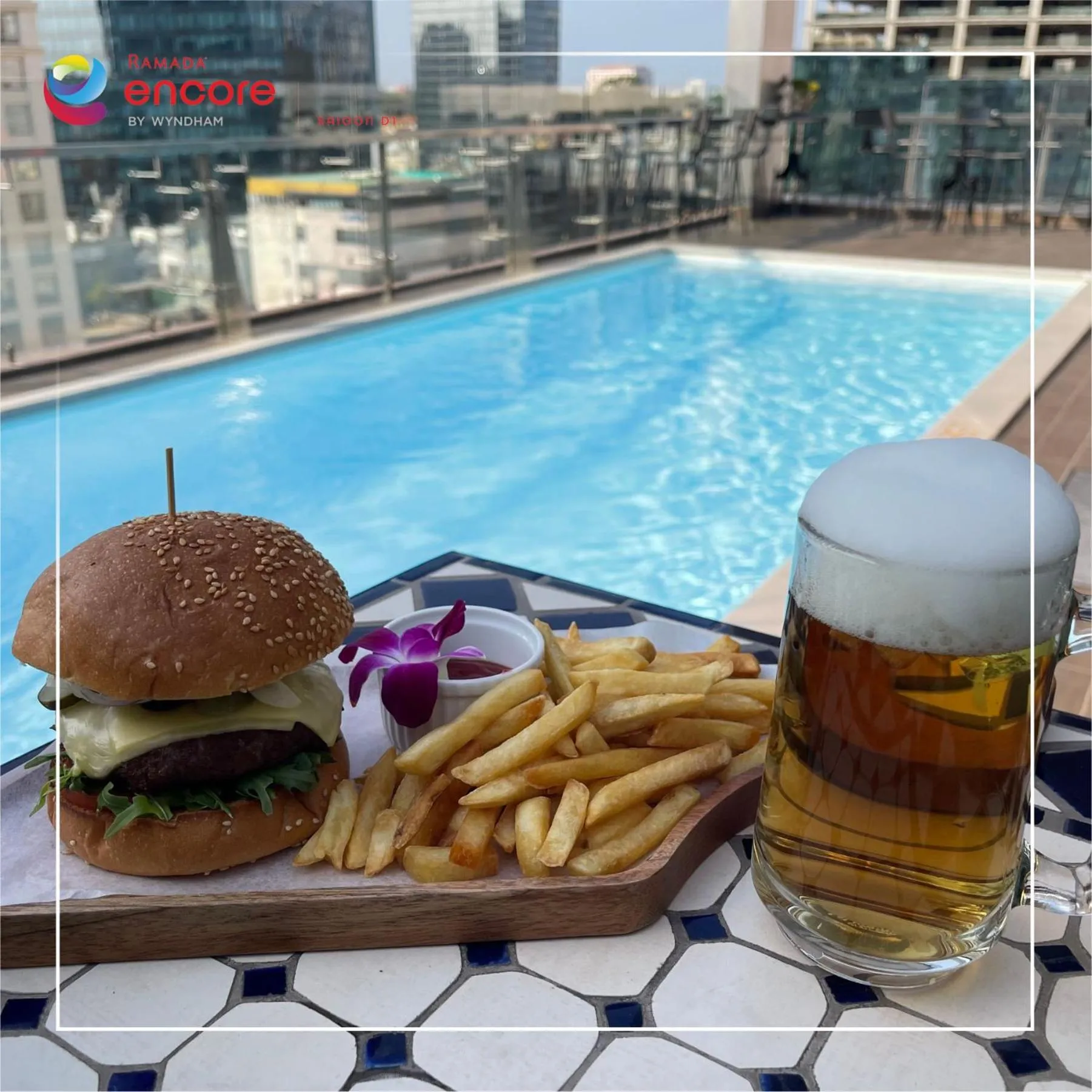 Lounge or bar in RAMADA ENCORE - Upgrading for your comfort