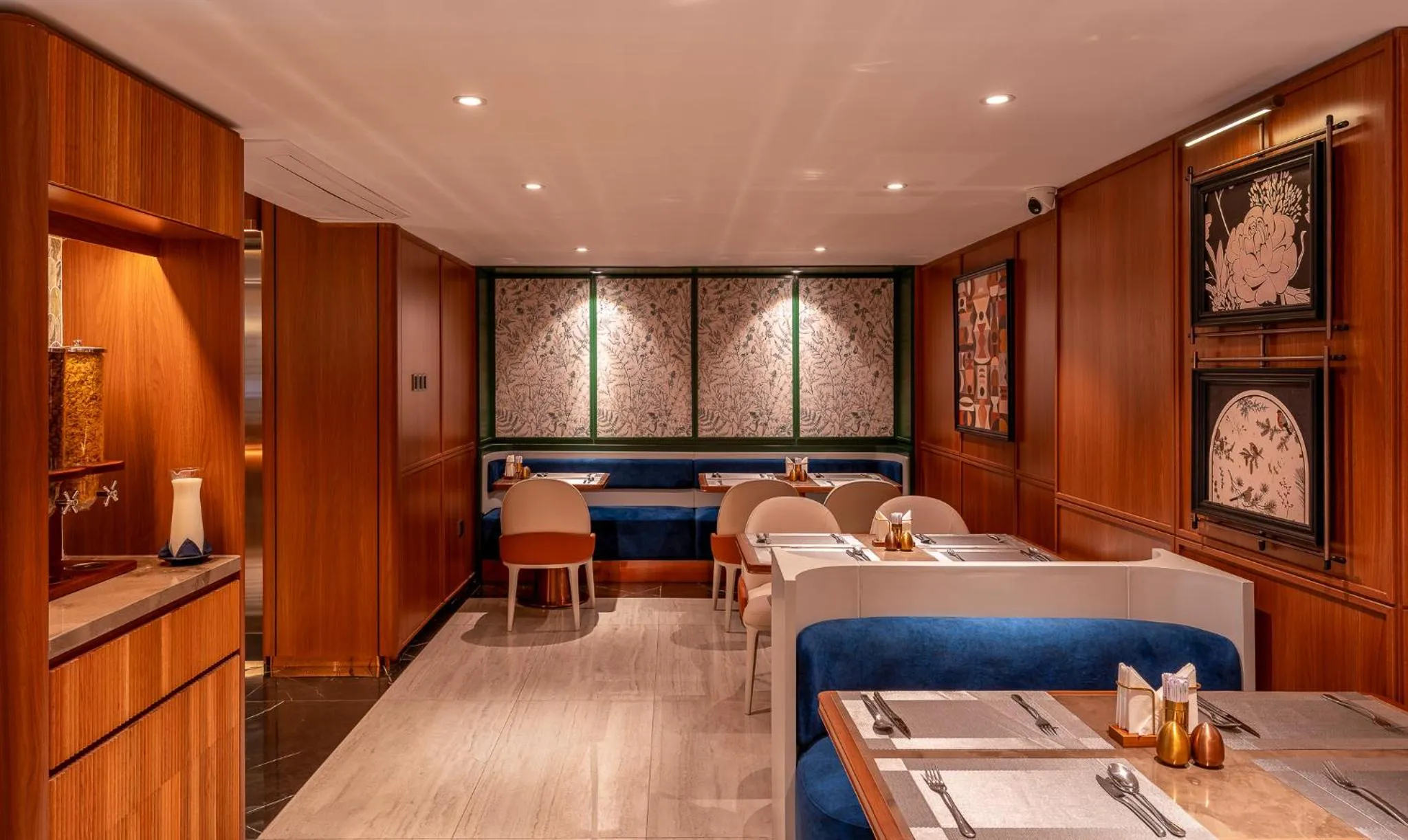 Restaurant/places to eat, Bed in Adora Mira Riverside