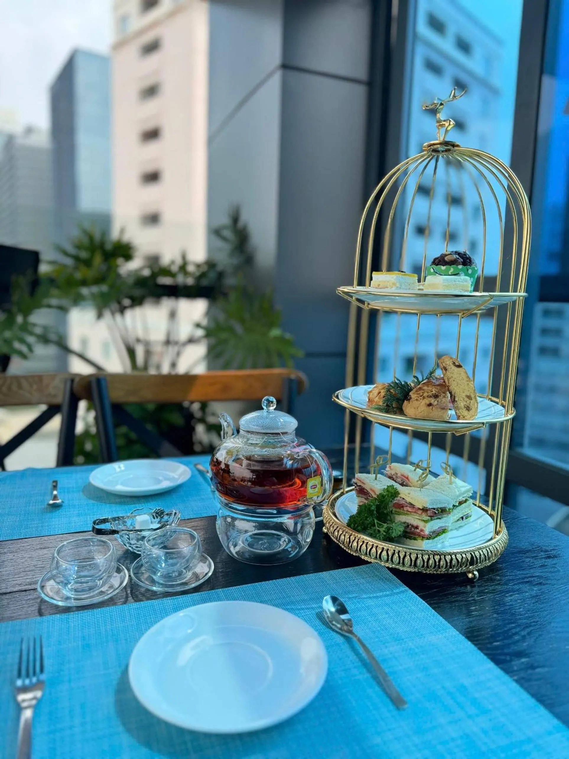 Lounge or bar in RAMADA ENCORE - Upgrading for your comfort