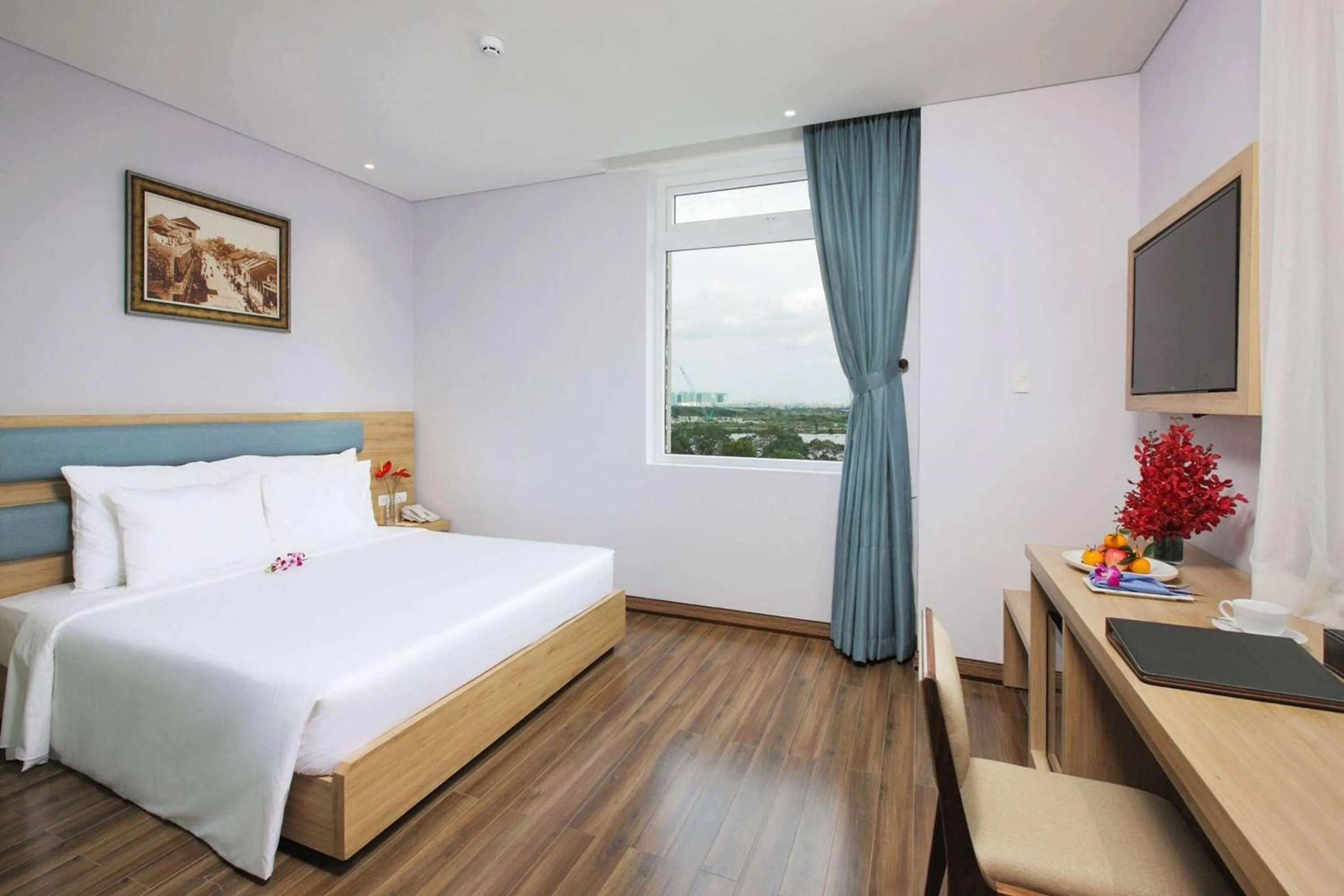 Photo of the whole room, Bed in RAMADA ENCORE - Upgrading for your comfort