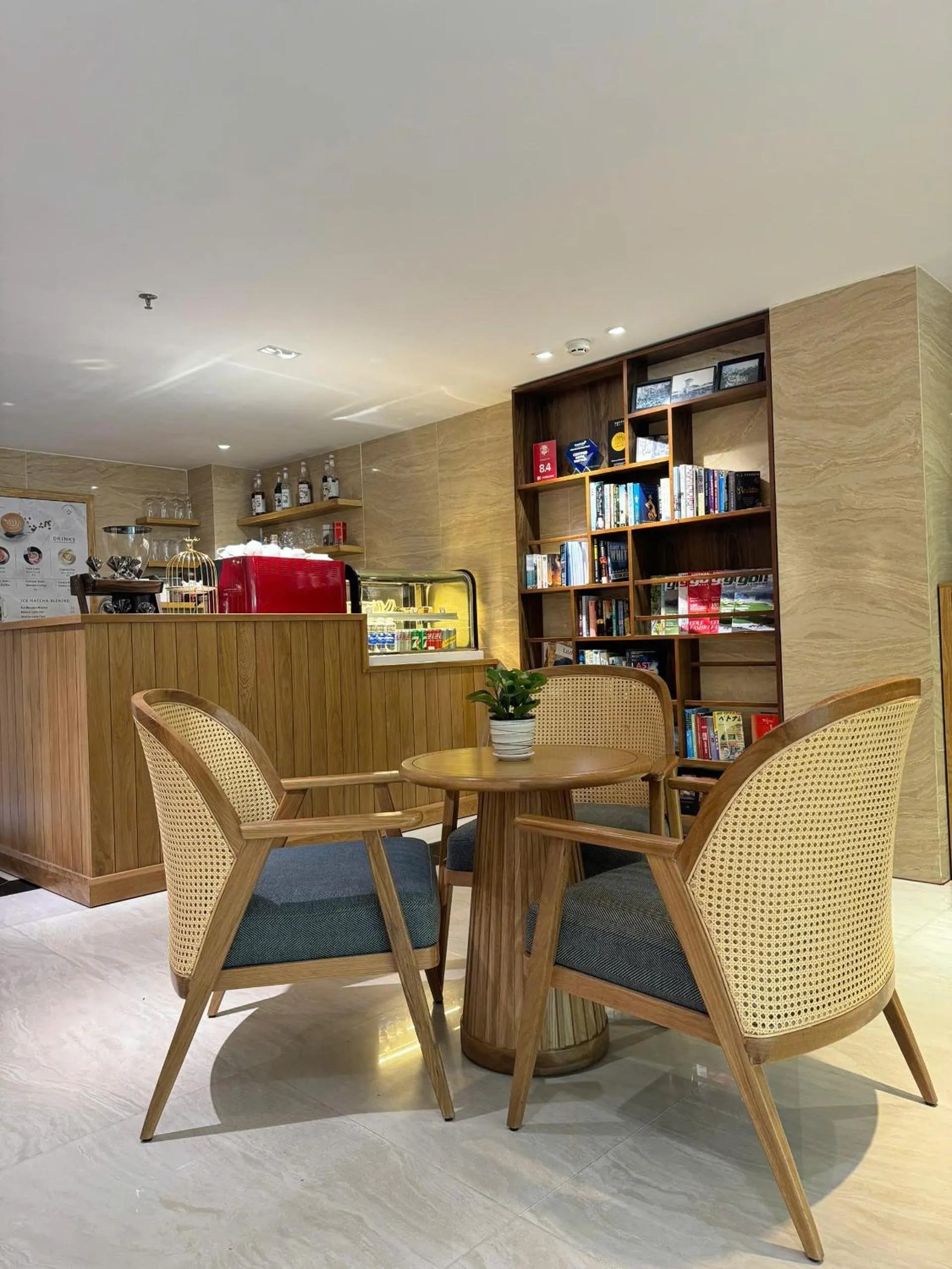 Lounge or bar in RAMADA ENCORE - Upgrading for your comfort