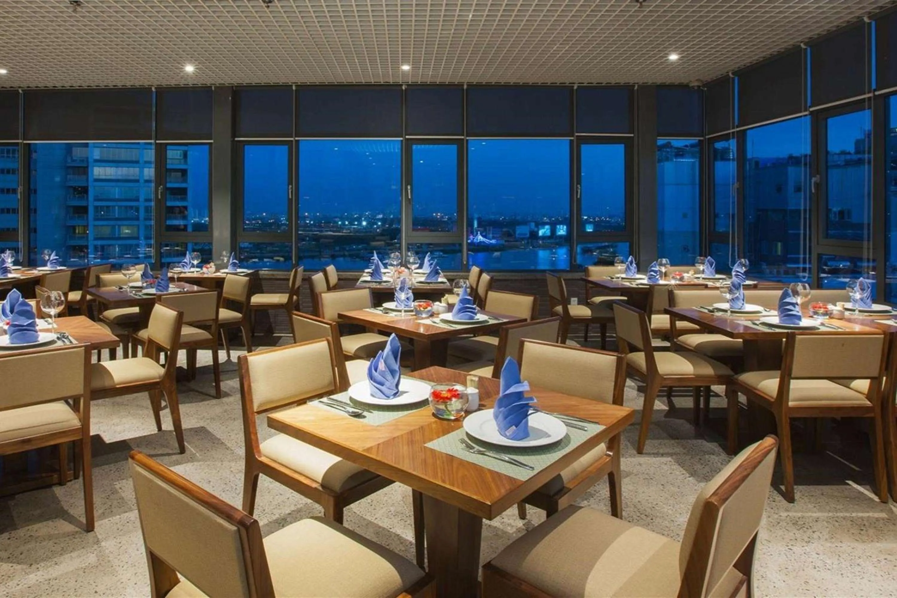 Restaurant/places to eat in RAMADA ENCORE - Upgrading for your comfort