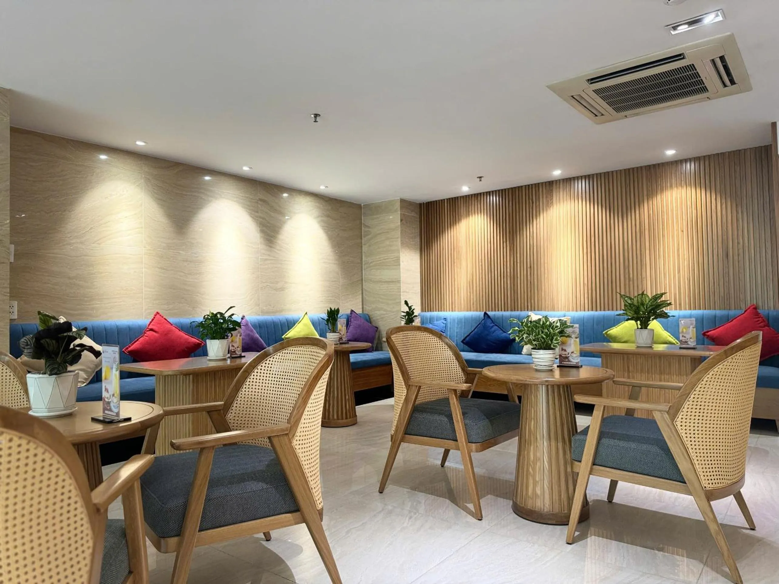 Lounge or bar in RAMADA ENCORE - Upgrading for your comfort