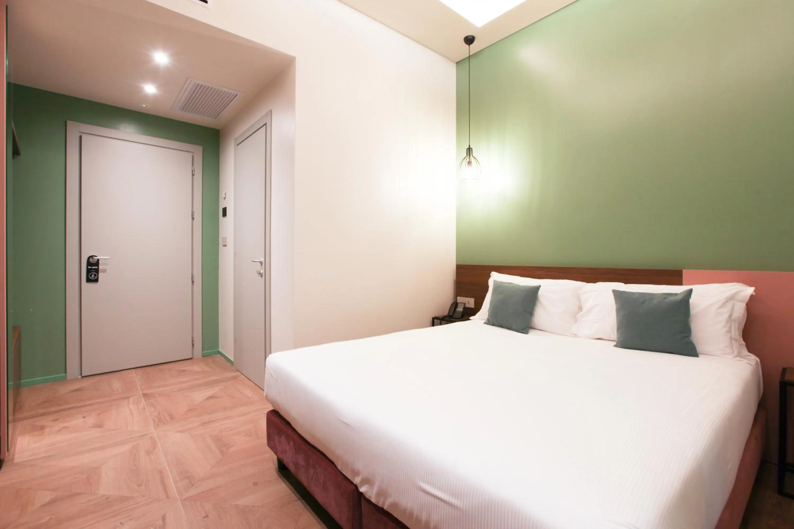 Photo of the whole room, Bed in The FLOOR