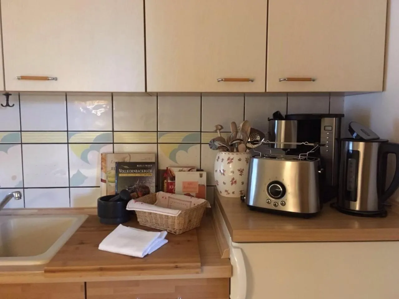 Kitchen or kitchenette in SchlossparkFerienwohnungen Rheinsberg mit Garten