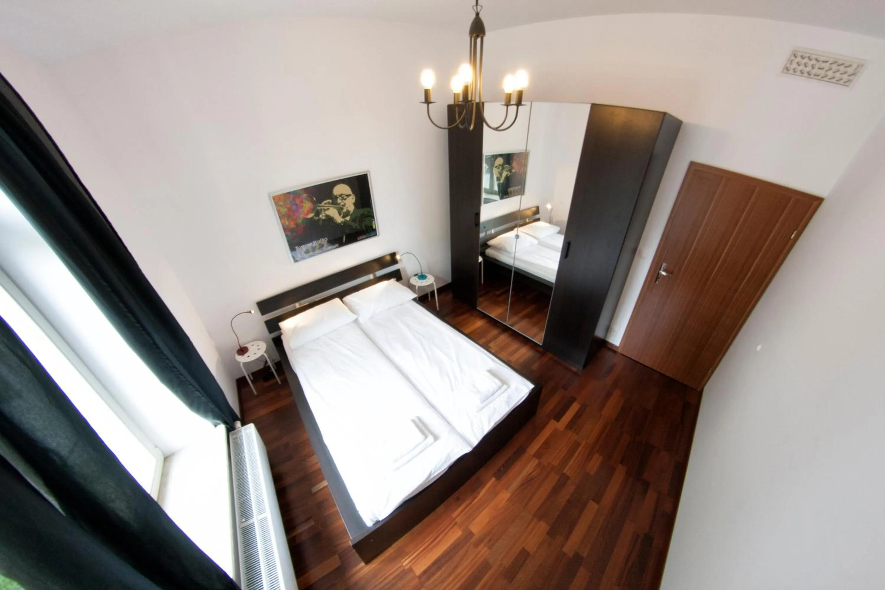 Bedroom, Bed in Yourplace Central Apartments