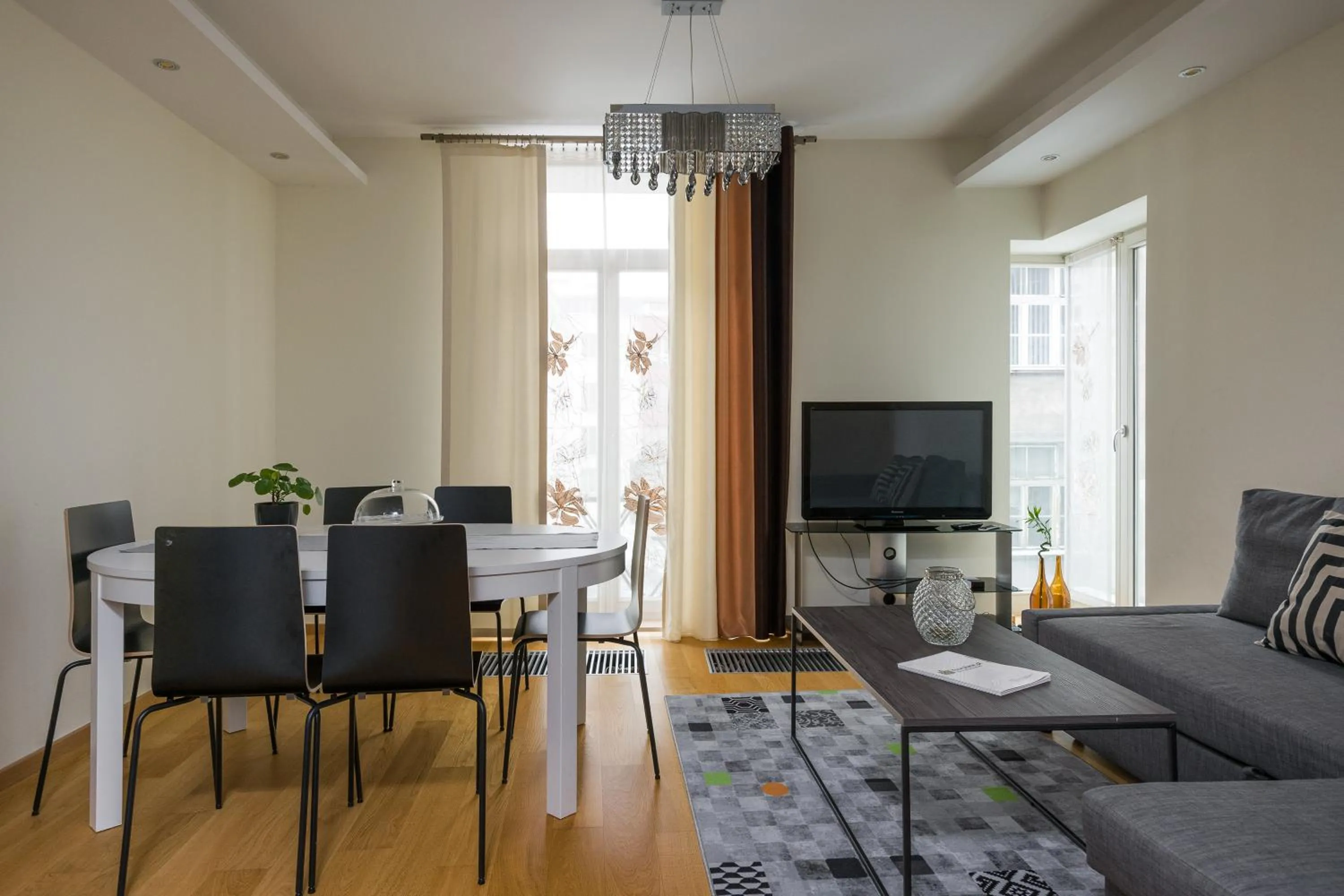 TV and multimedia in Yourplace Central Apartments