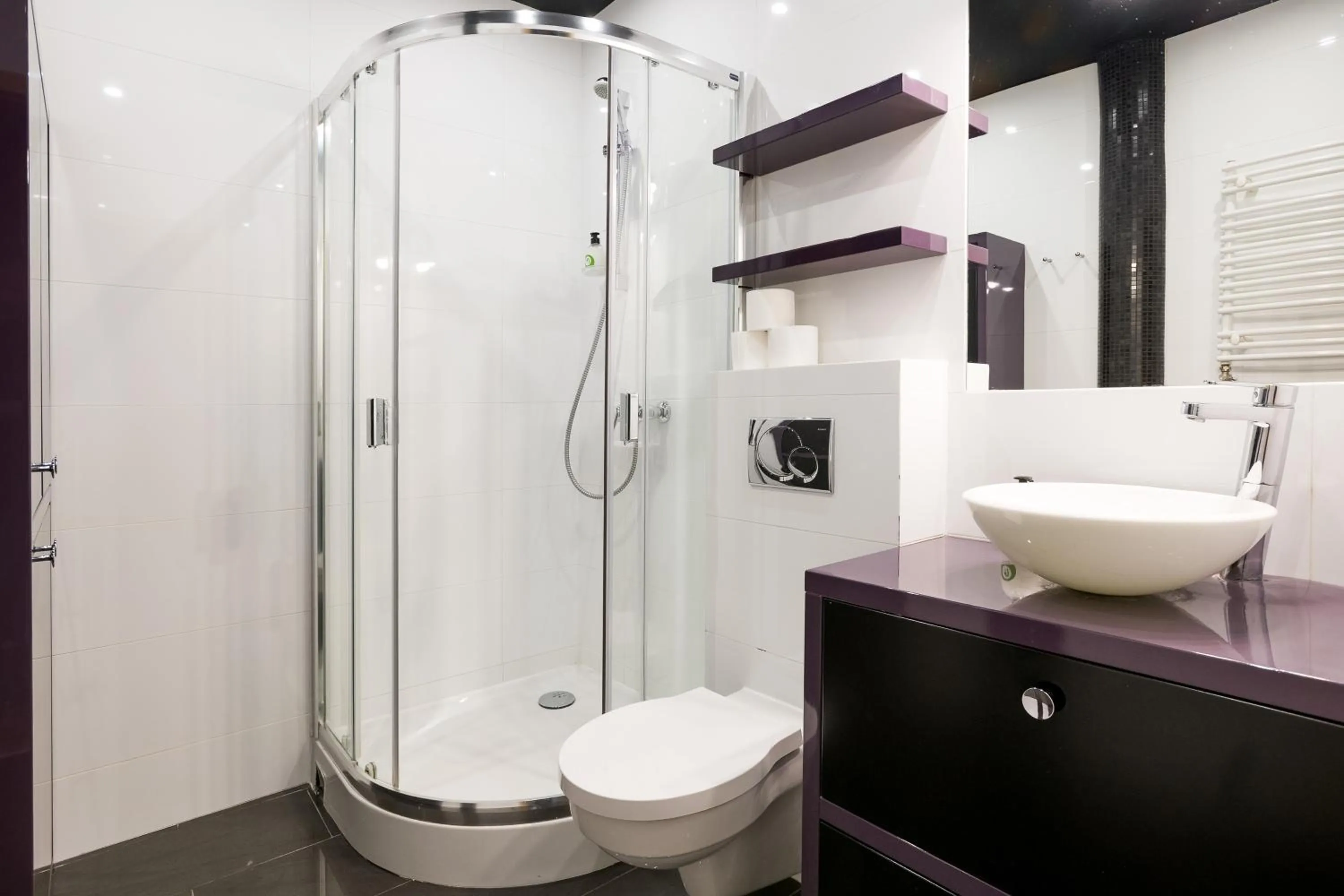 Shower in Yourplace Central Apartments