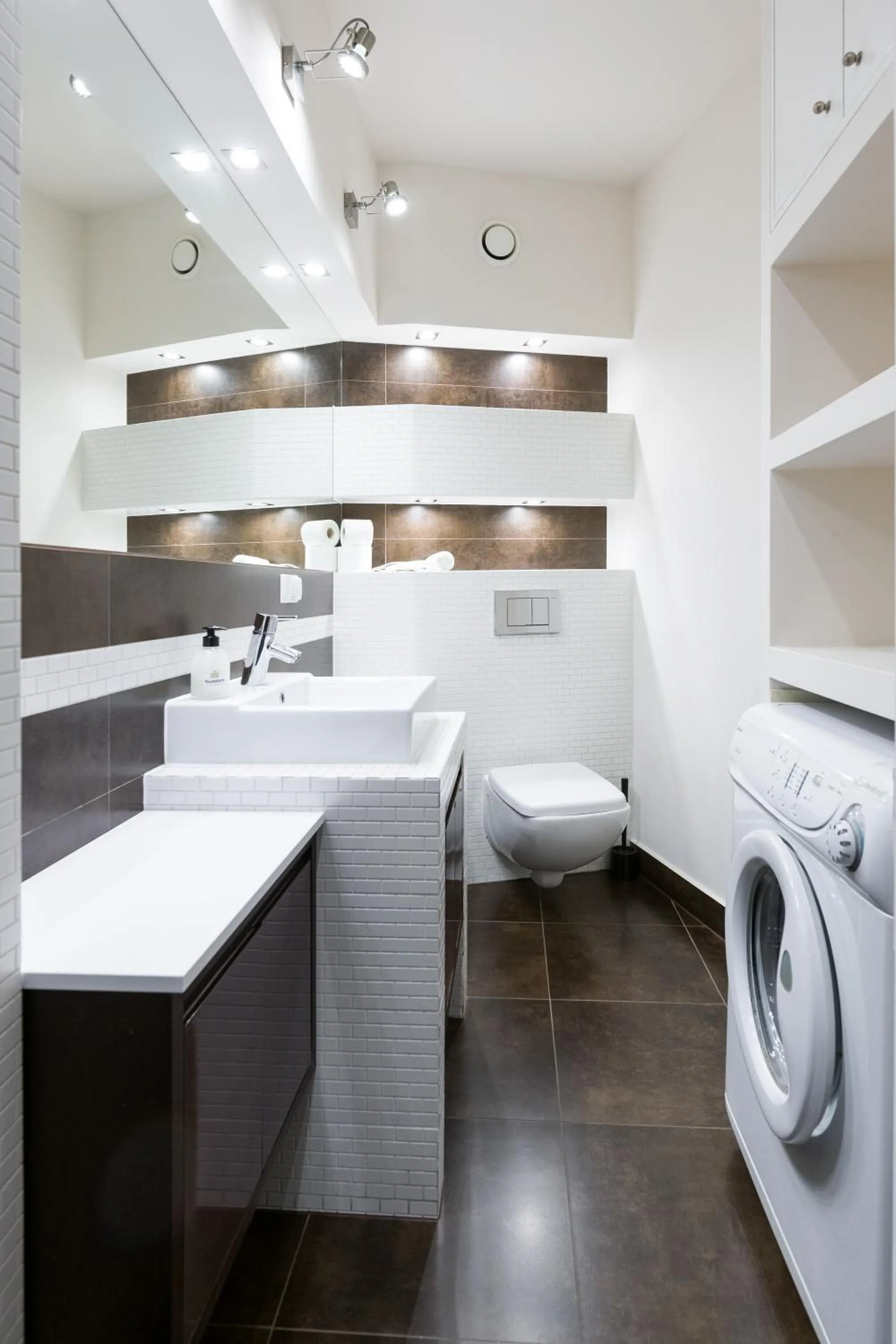 Toilet in Yourplace Central Apartments