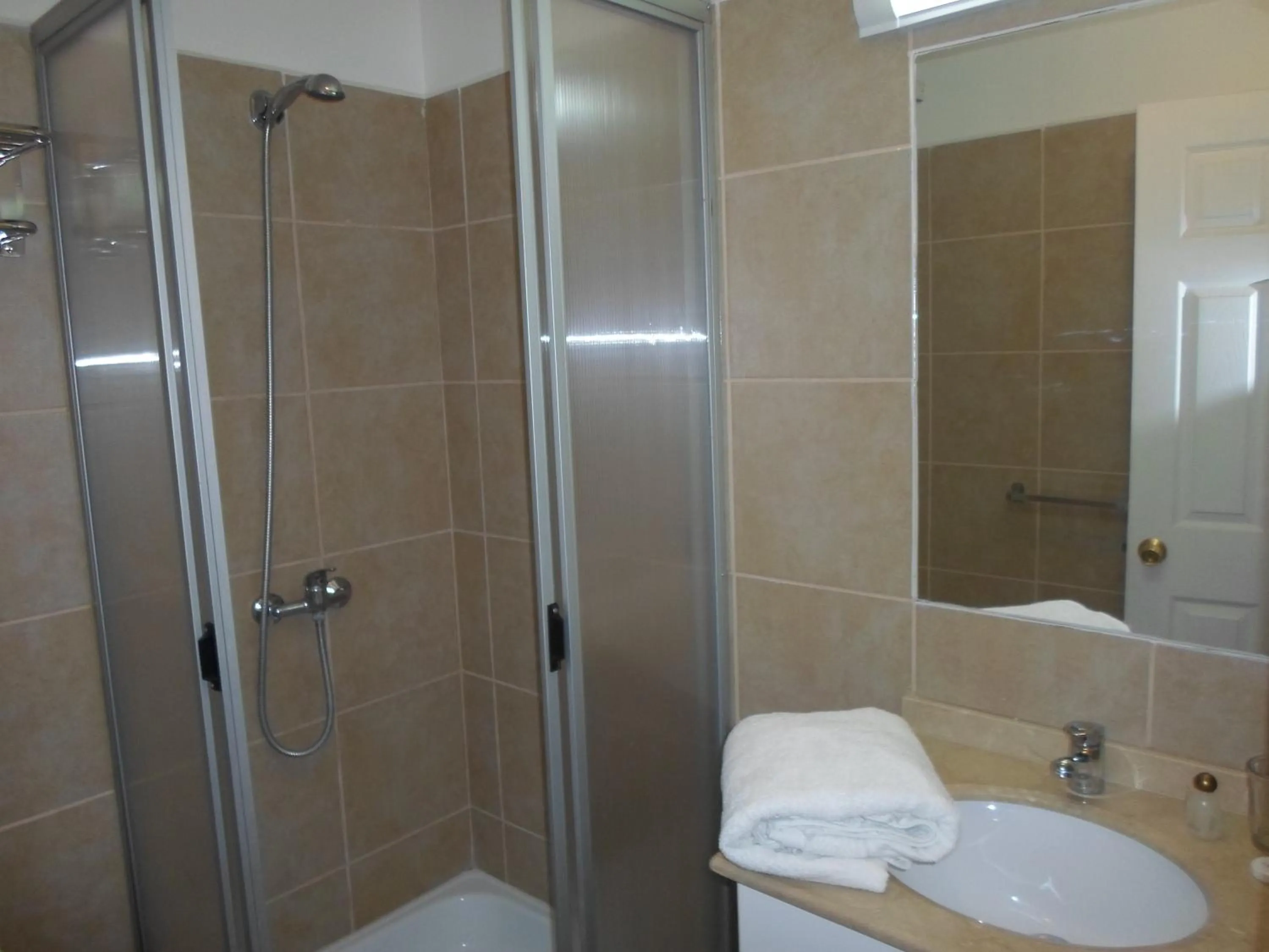 Shower in Hotel Del Marques