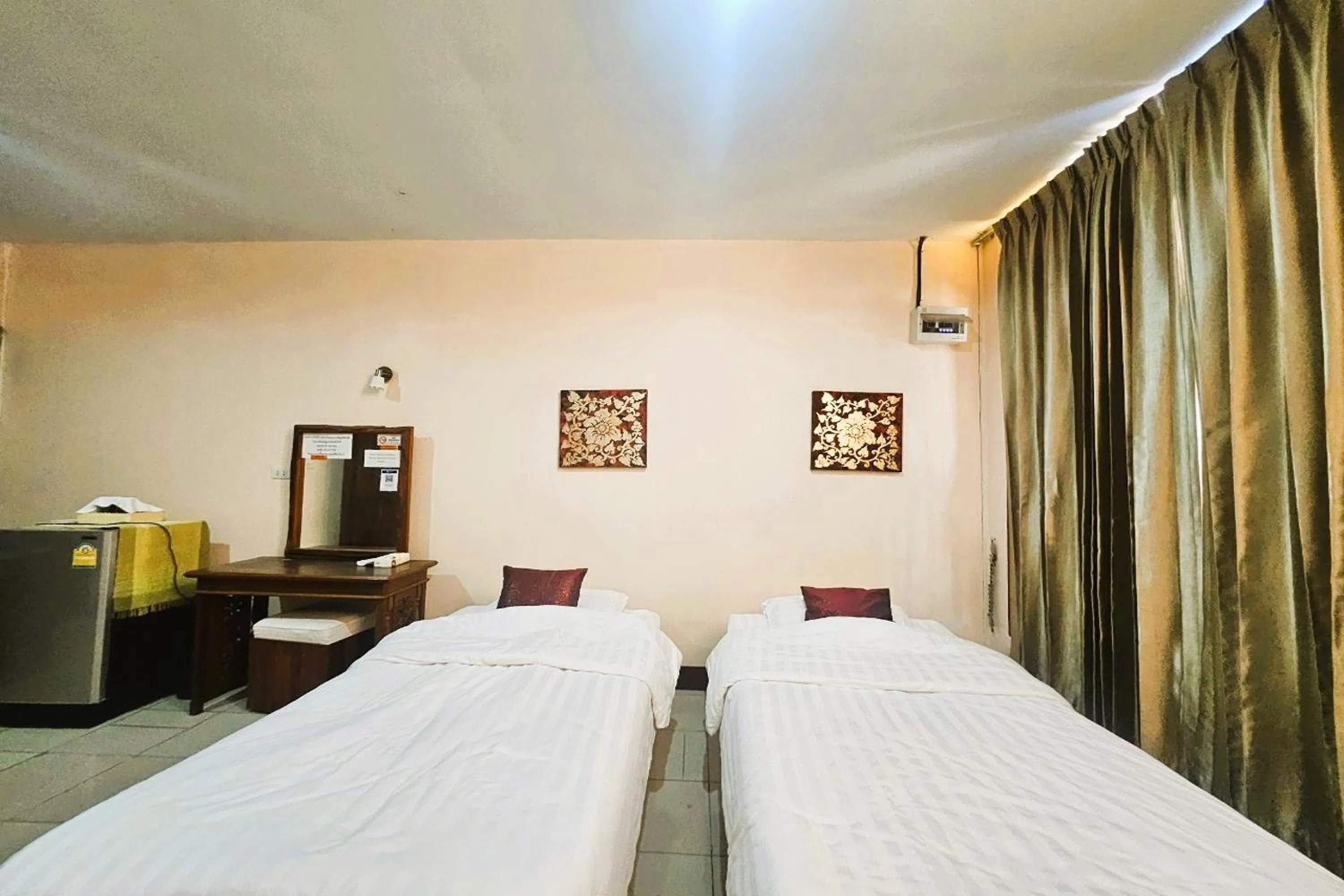 Bedroom, Bed in Thai Gallery Baantawai