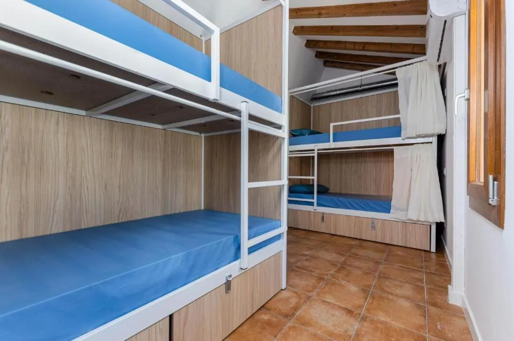 Bedroom, Bed in Urban Hostel Palma - Albergue Juvenil - Youth Hostel