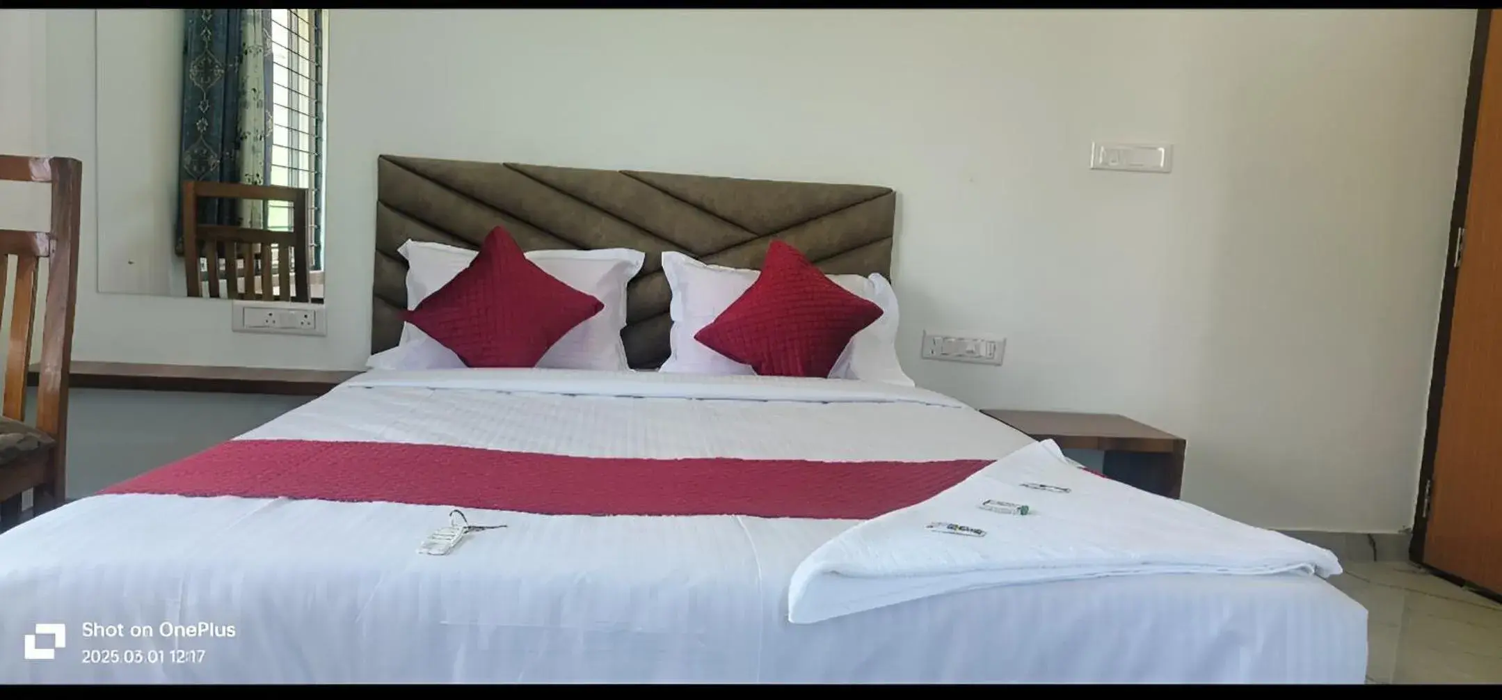 Double Room - single occupancy in PPH Living Jai Maruthi Boarding & Lodging Double Room - single occupancy in PPH Living Jai Maruthi Boarding & Lodging