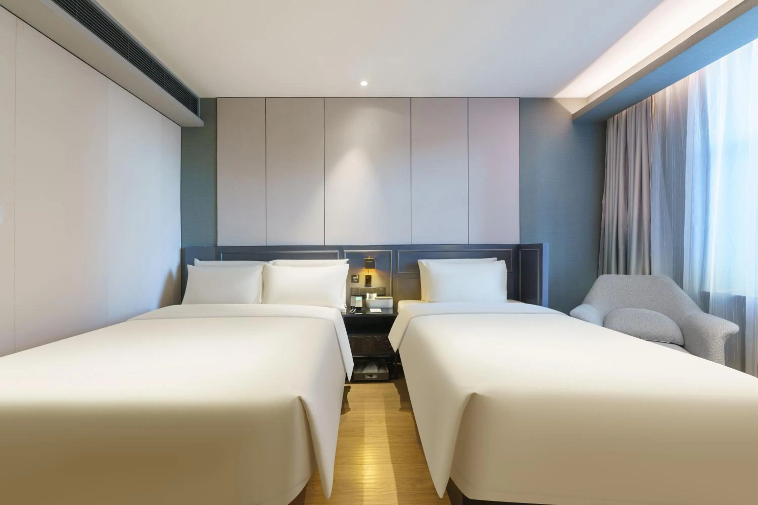 Bed in Atour X Hotel Dalian Development Zone Ansheng Plaza