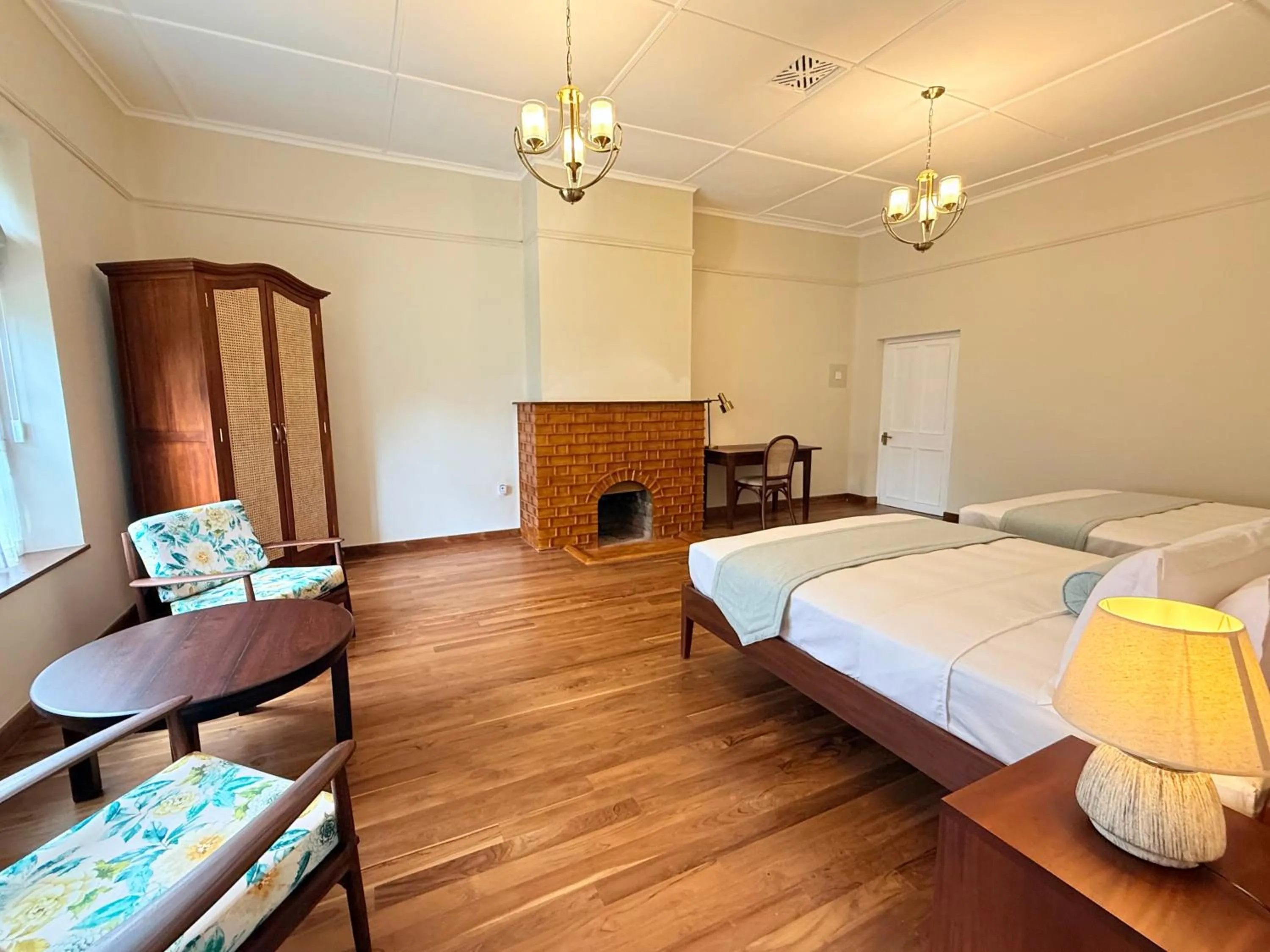 Photo of the whole room in Watawala Tea Plantation Bungalow