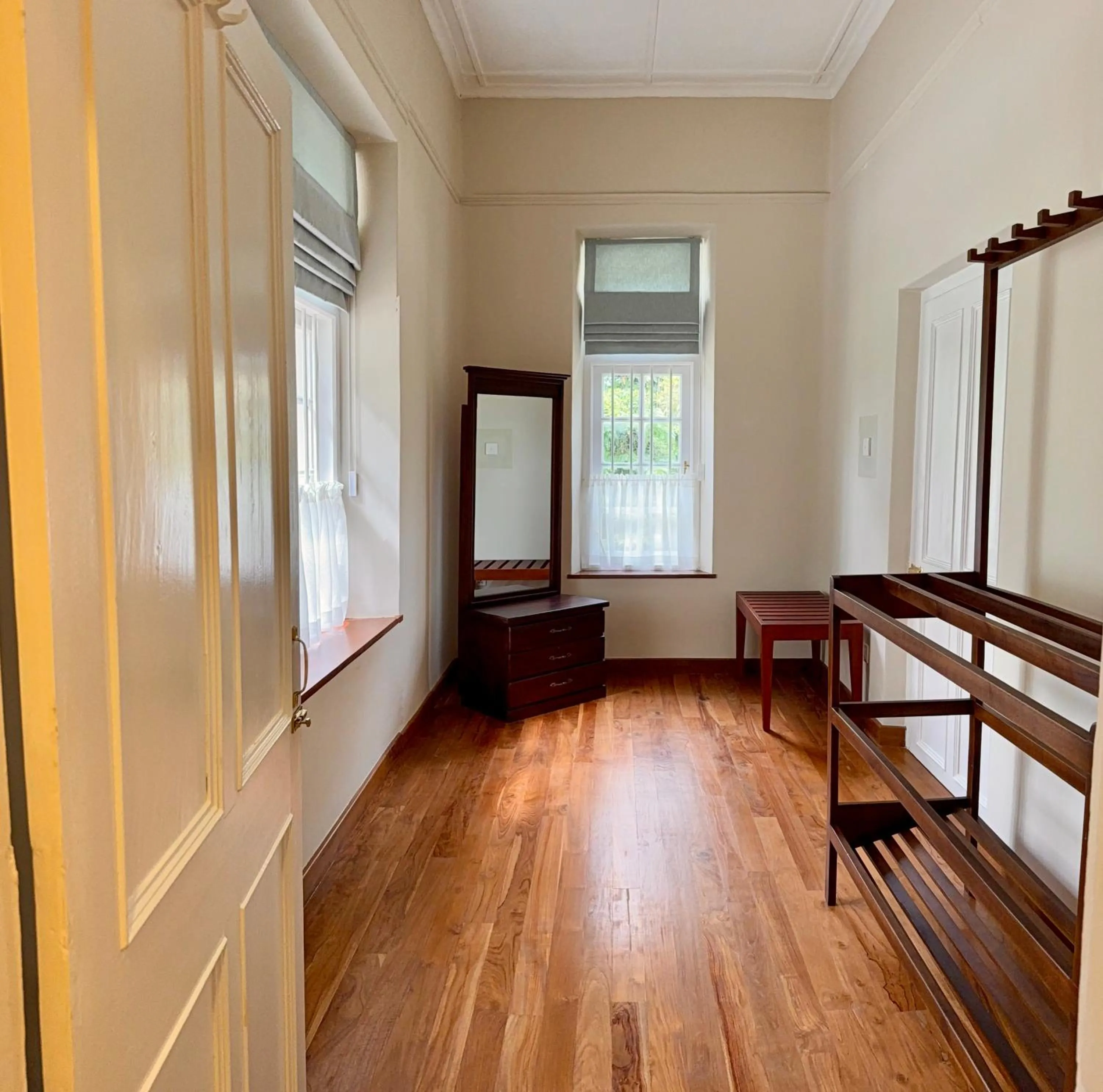 wardrobe in Watawala Tea Plantation Bungalow