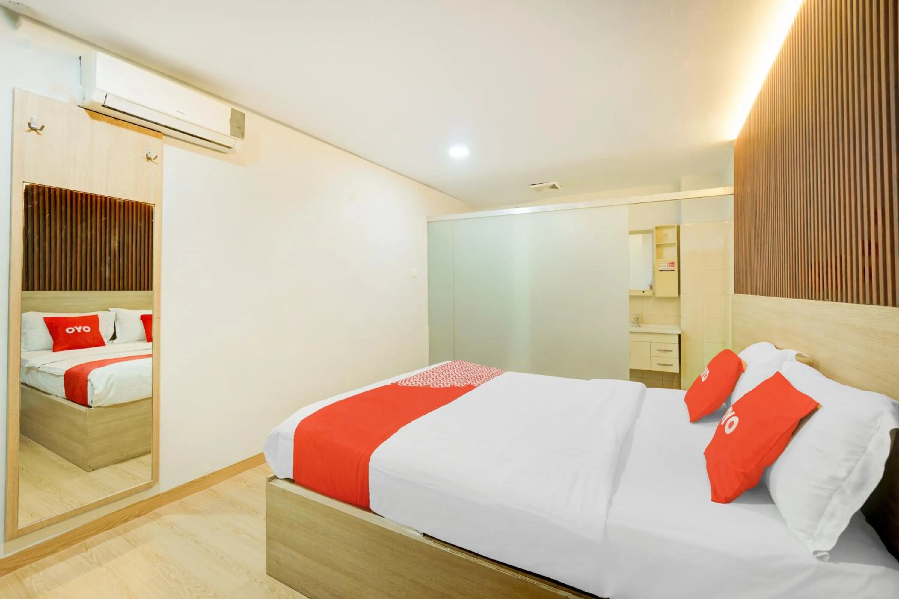 Bedroom, Bed in Hotel O Tanjung Duren Near Mall Citraland Formerly Suba Hotel