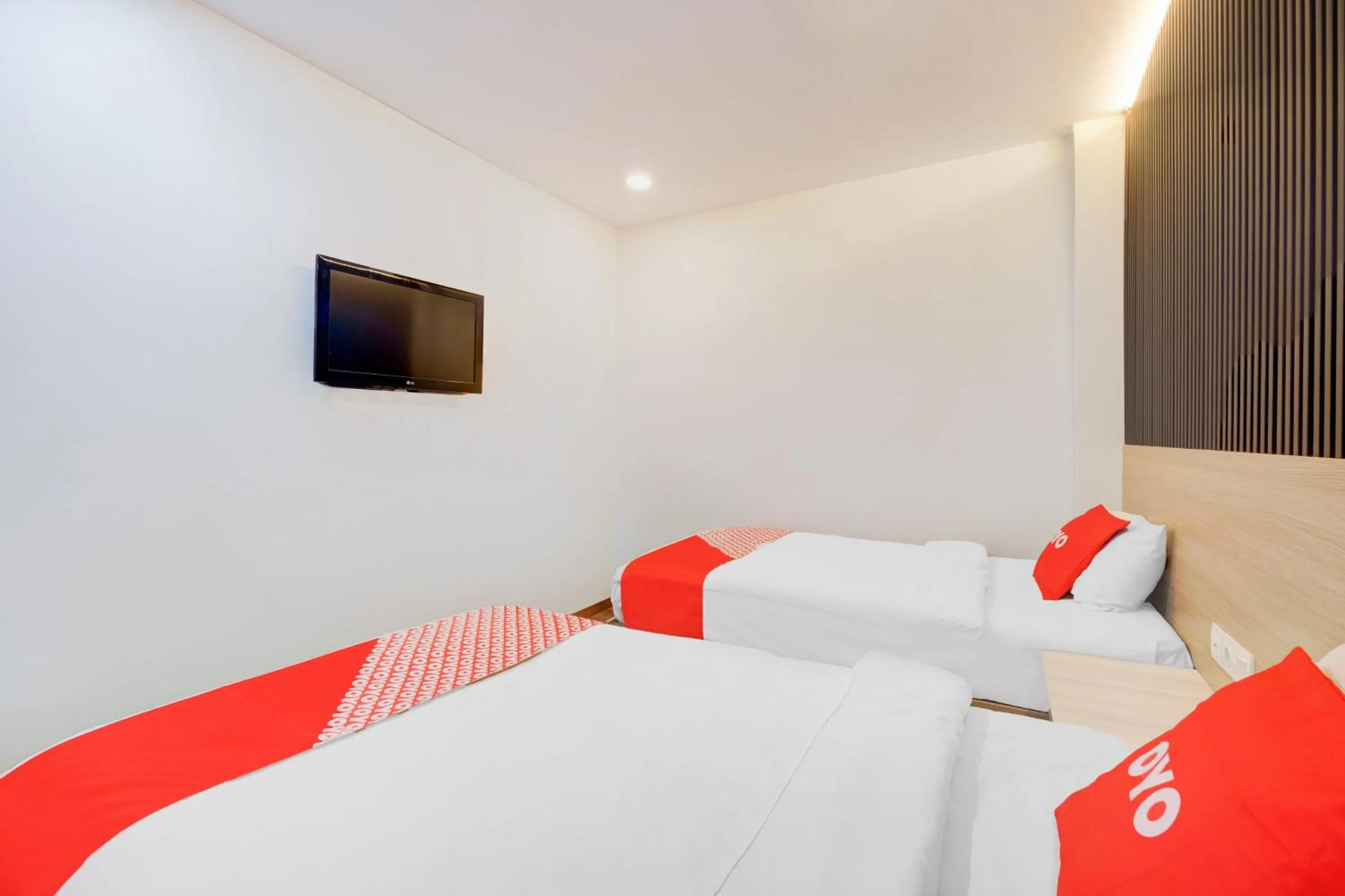 Bedroom, Bed in Hotel O Tanjung Duren Near Mall Citraland Formerly Suba Hotel