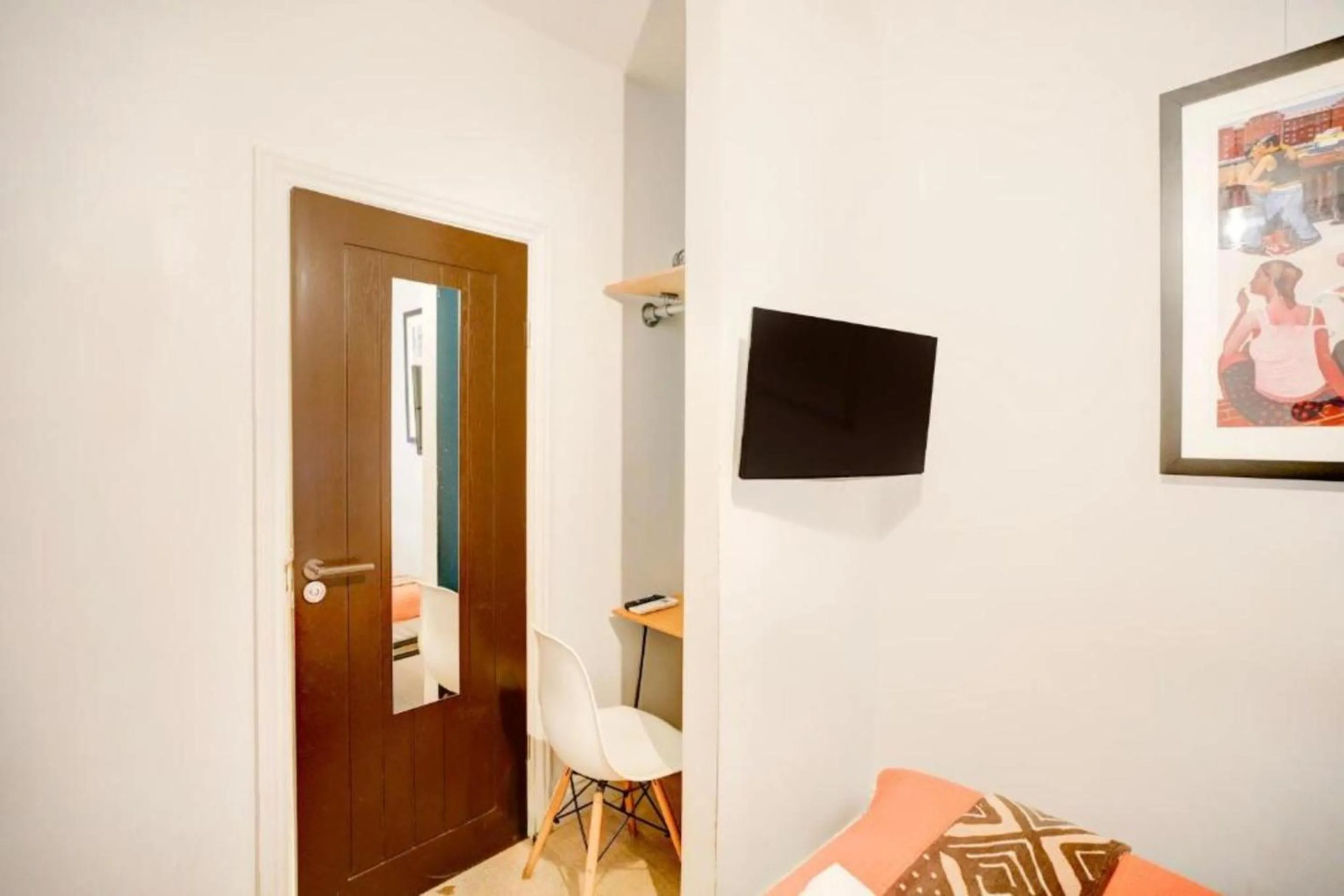 Photo of the whole room in Dancenter Southwark Near London Bridge