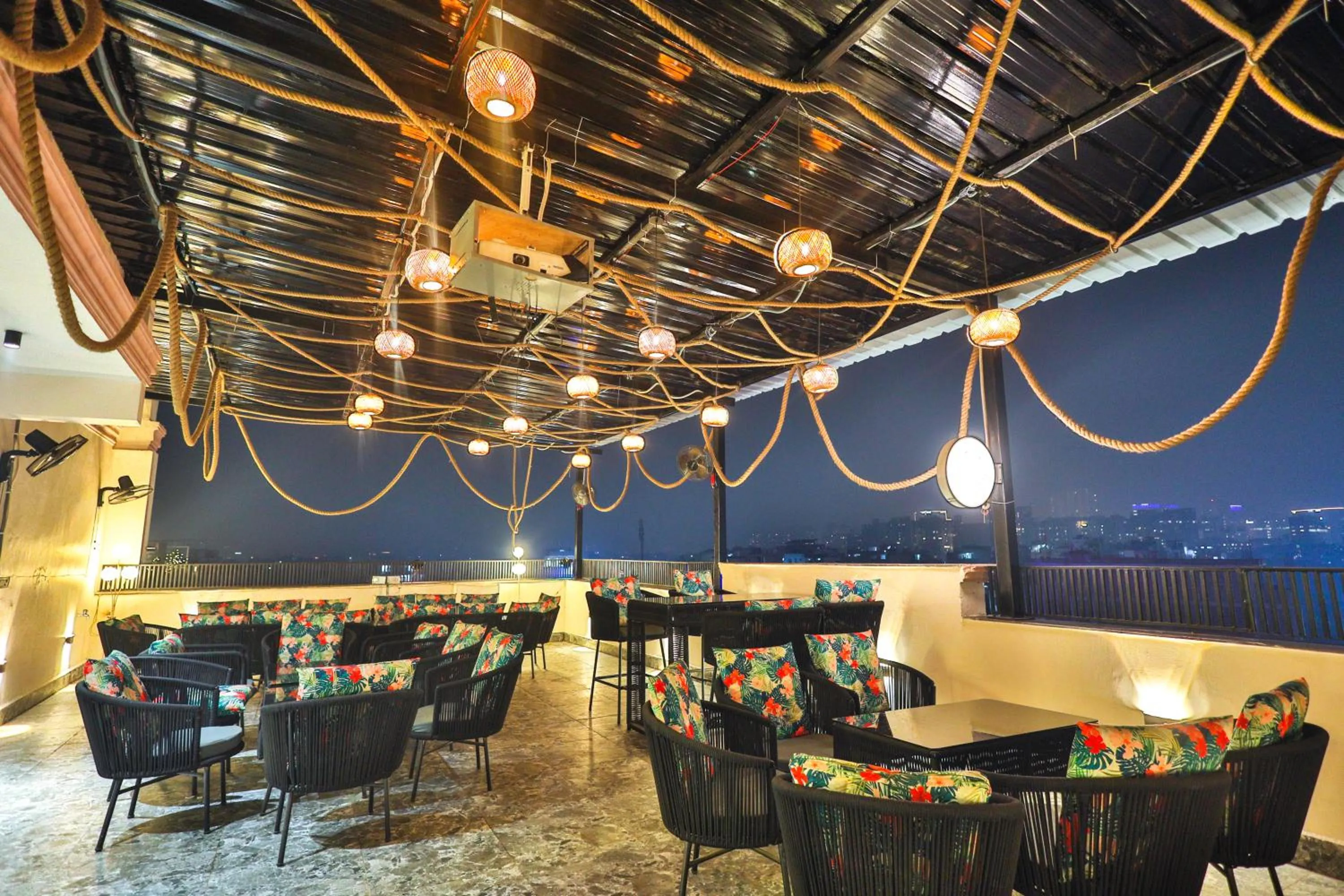 Restaurant/places to eat in Orsom stays Sector 53