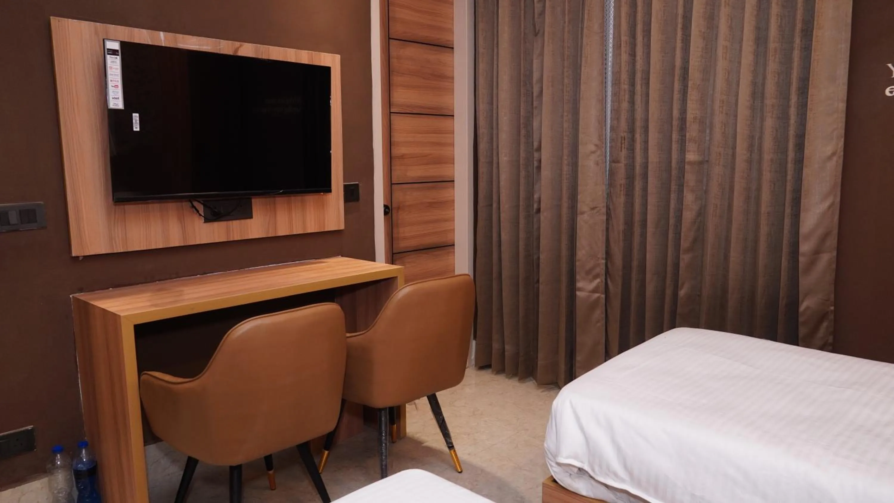 TV and multimedia, Bed in Orsom stays Sector 53