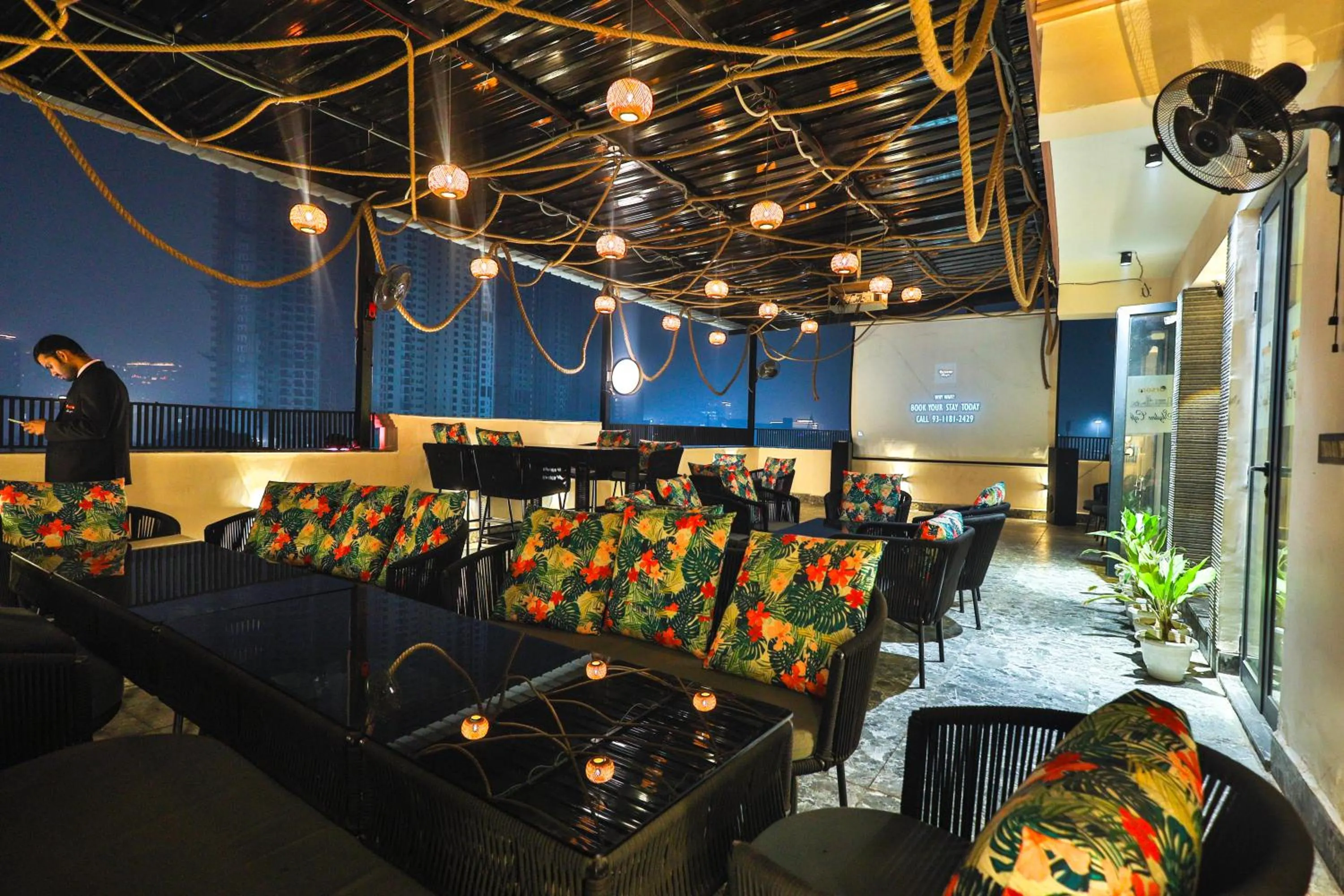Restaurant/places to eat in Orsom stays Sector 53
