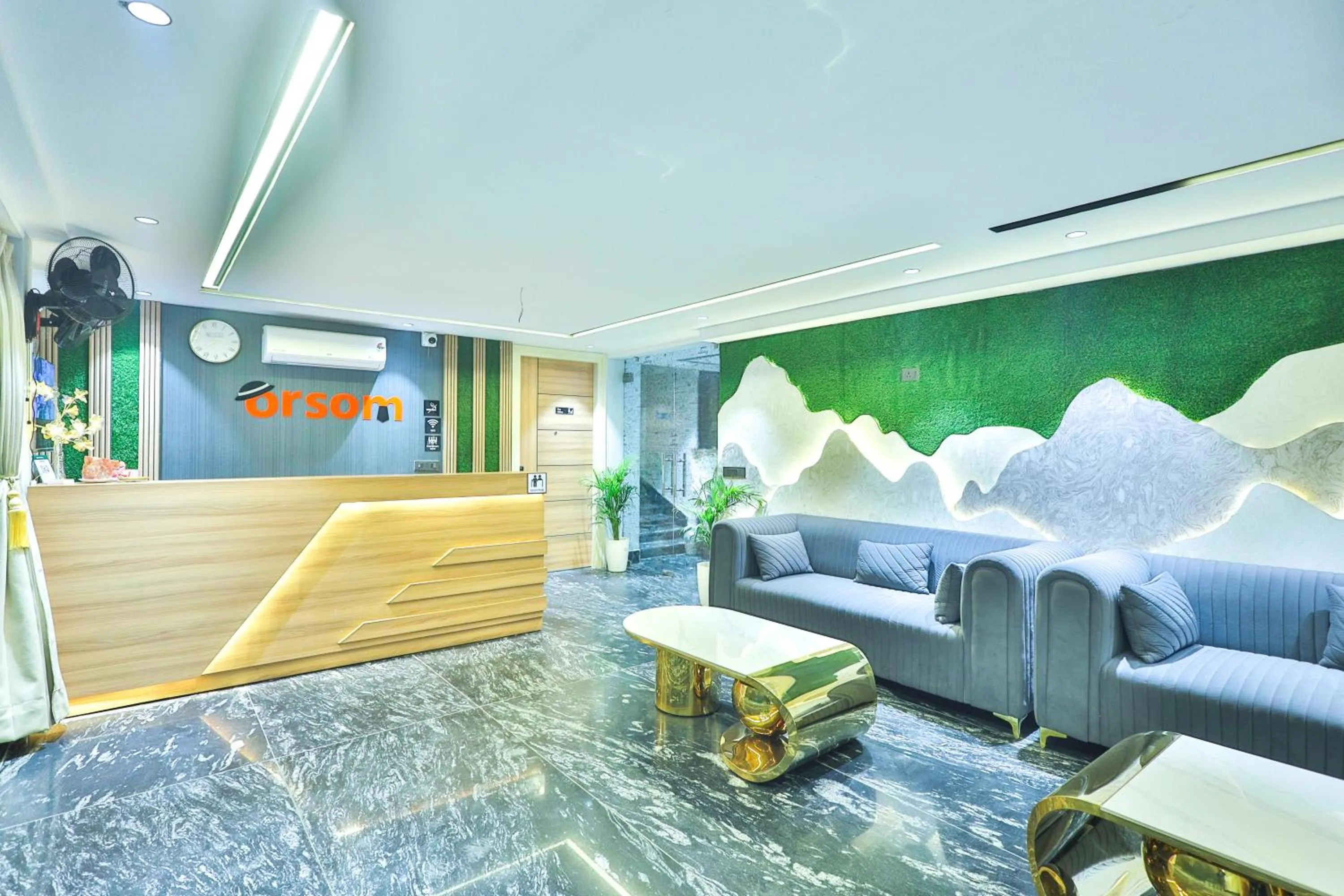 Lobby or reception in Orsom stays Sector 53