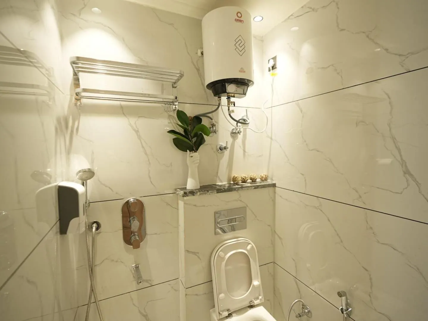 Bathroom in Orsom stays Sector 53