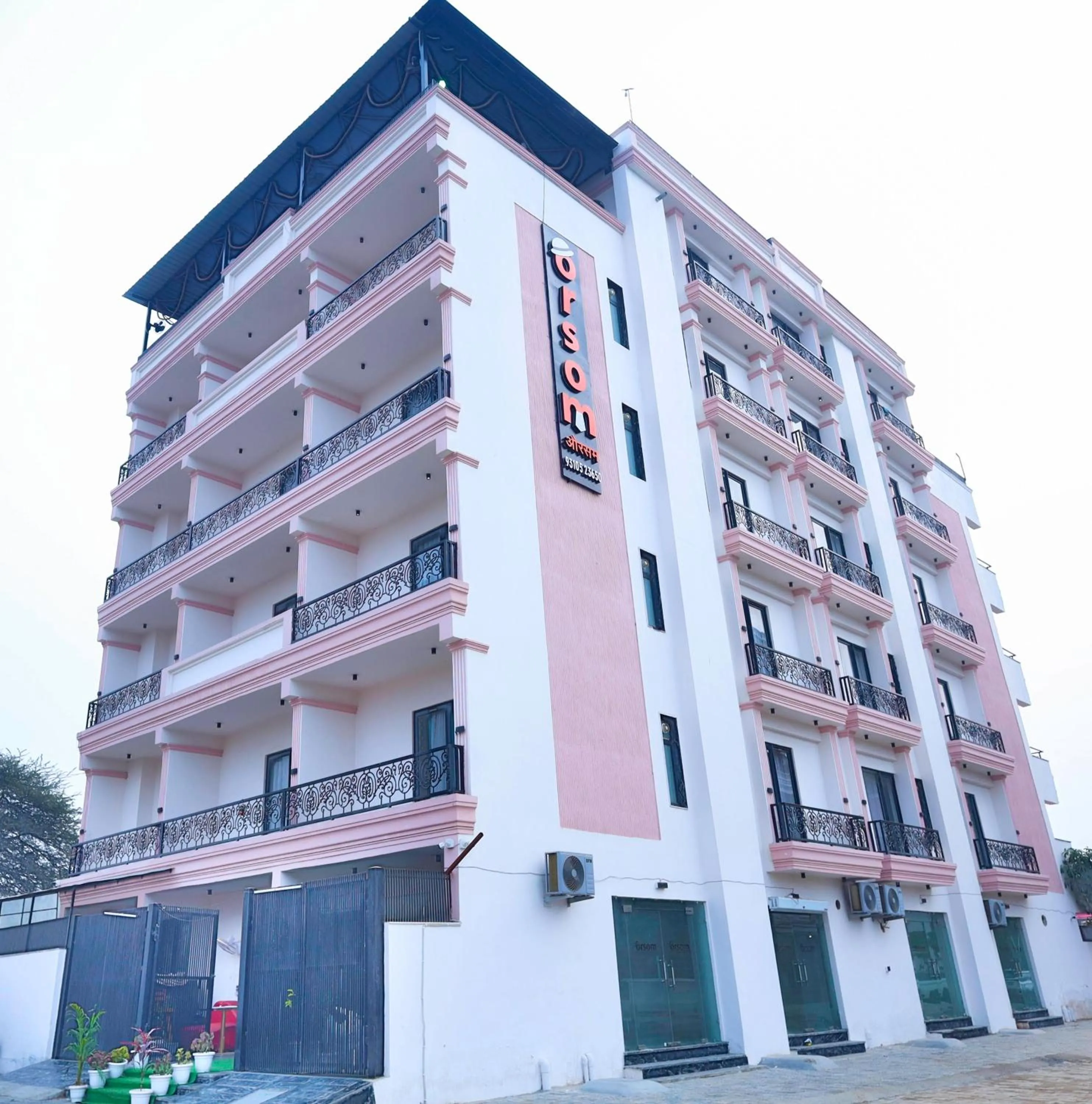 Property building in Orsom stays Sector 53