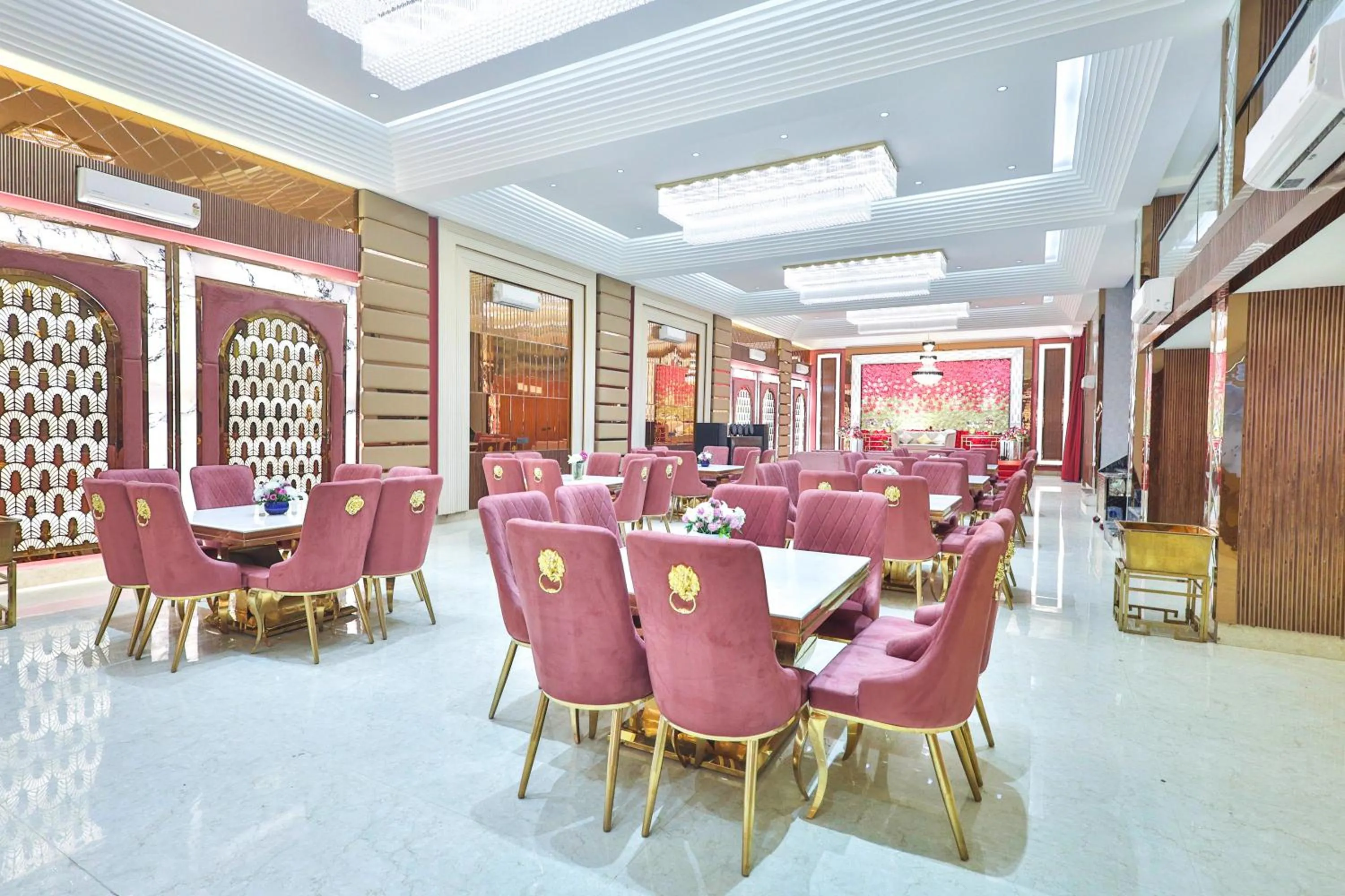 Banquet/Function facilities in Orsom stays Sector 53