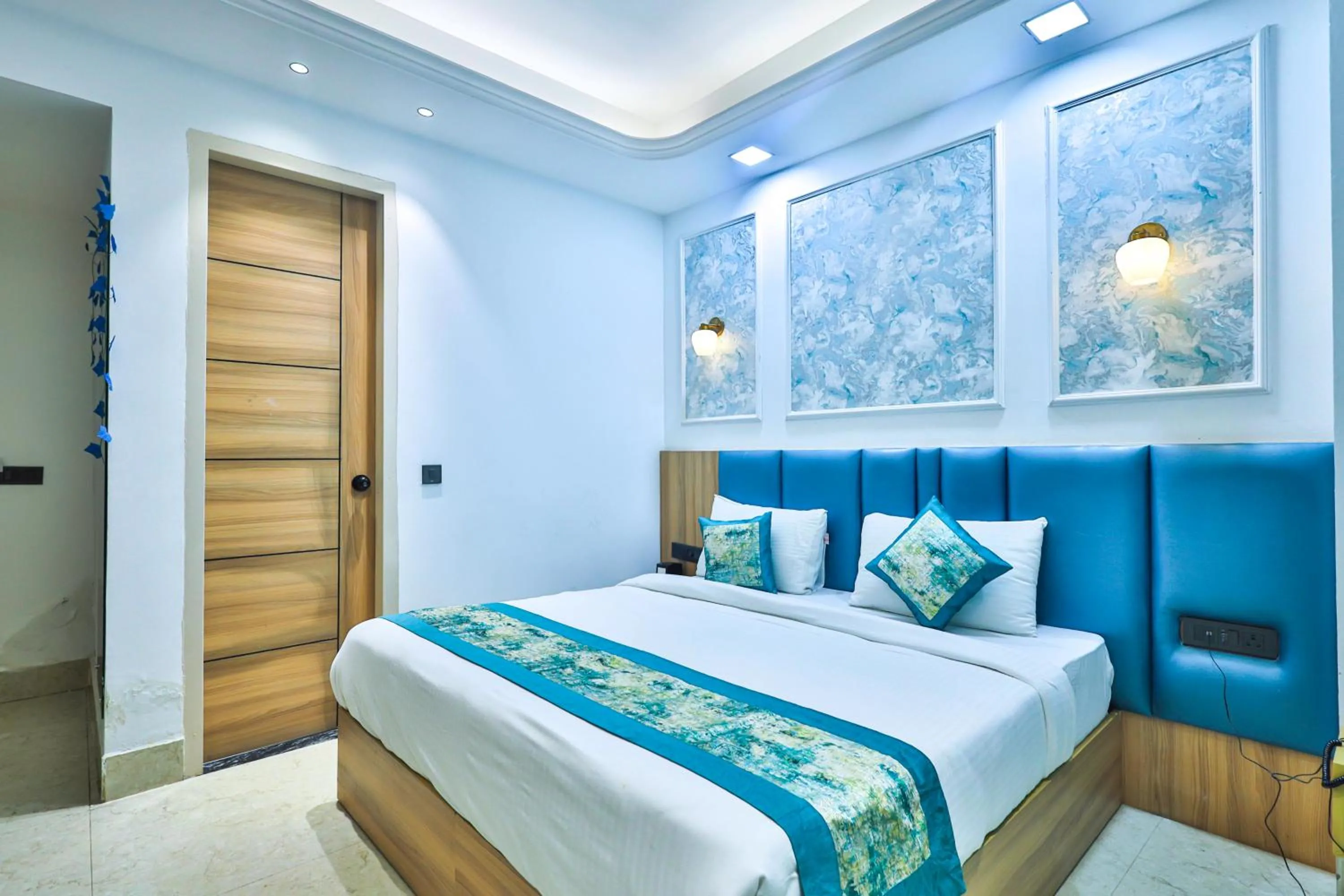 Bed in Orsom stays Sector 53