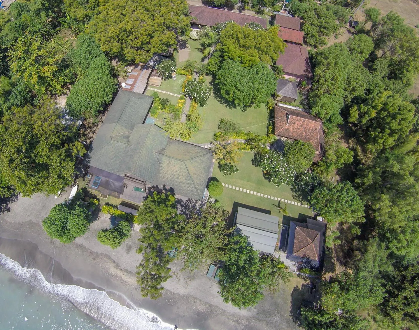 Reef Seen Divers' Resort