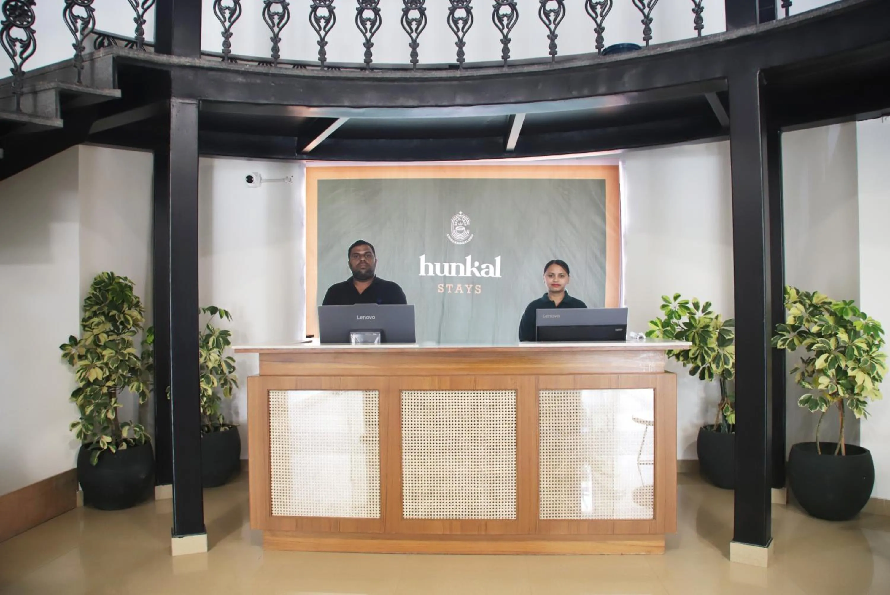 Lobby or reception in Hunkal Stays