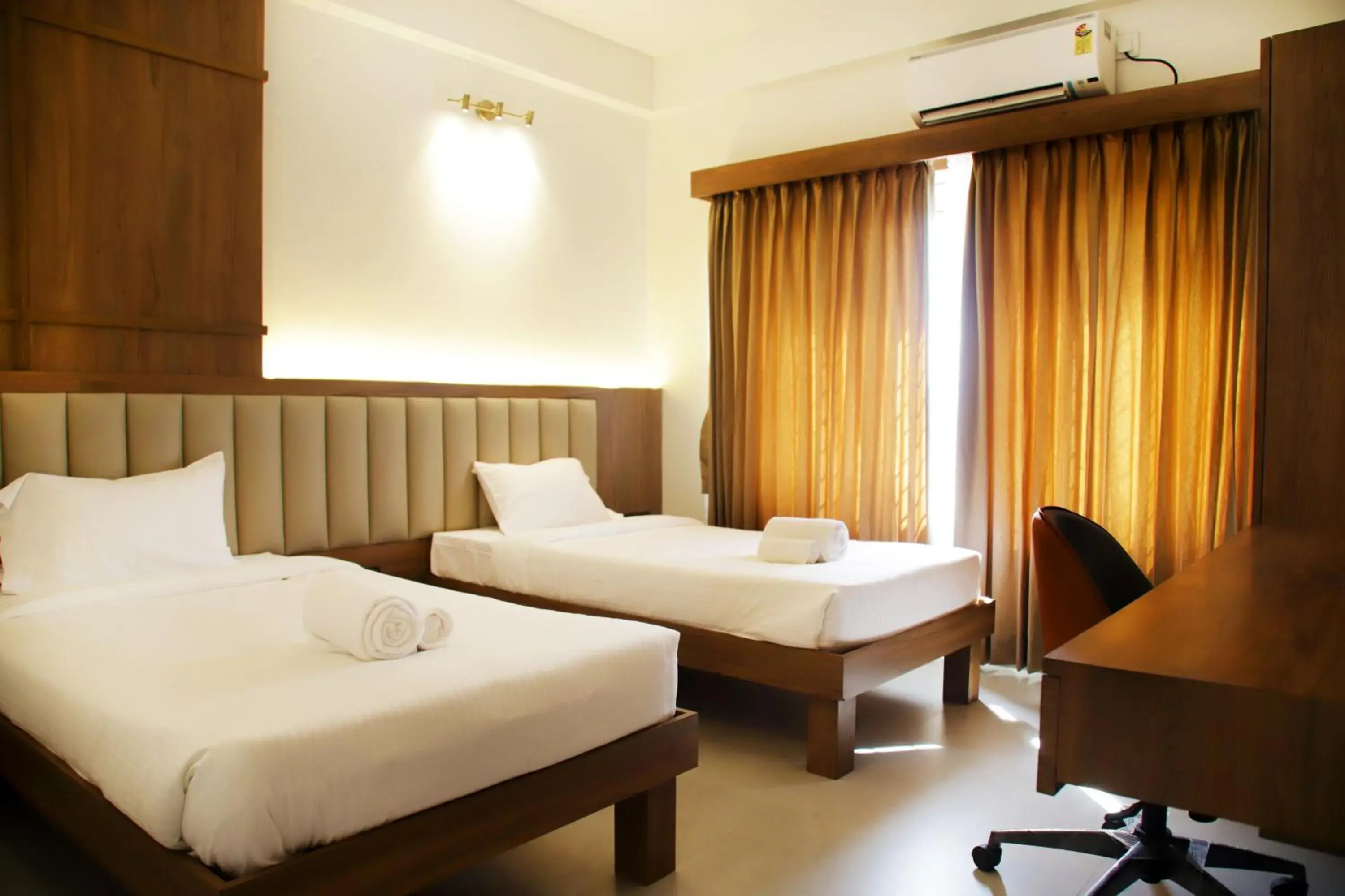 Superior Twin Room - single occupancy in Hunkal Stays Superior Twin Room - single occupancy in Hunkal Stays