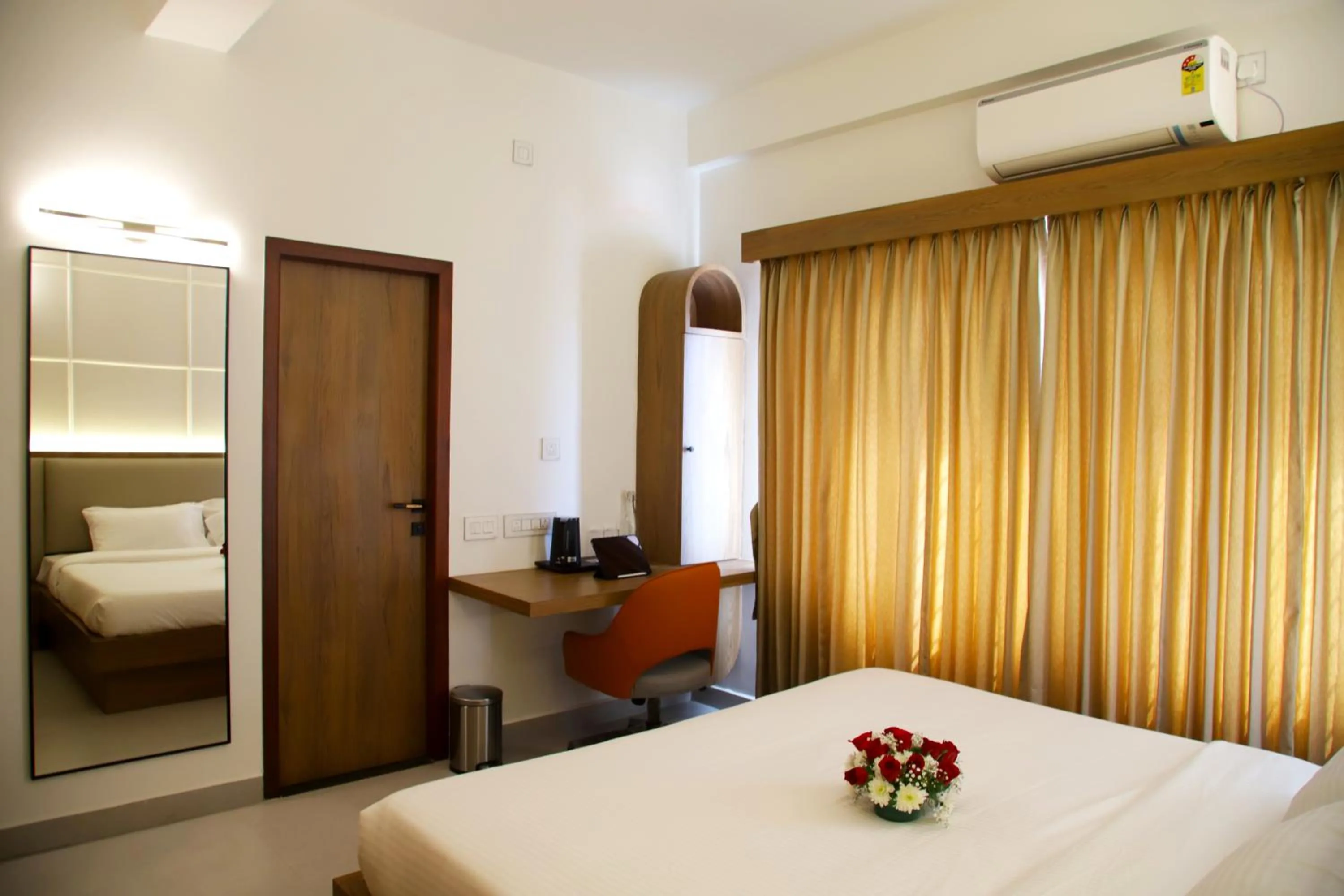 Bed in Hunkal Stays