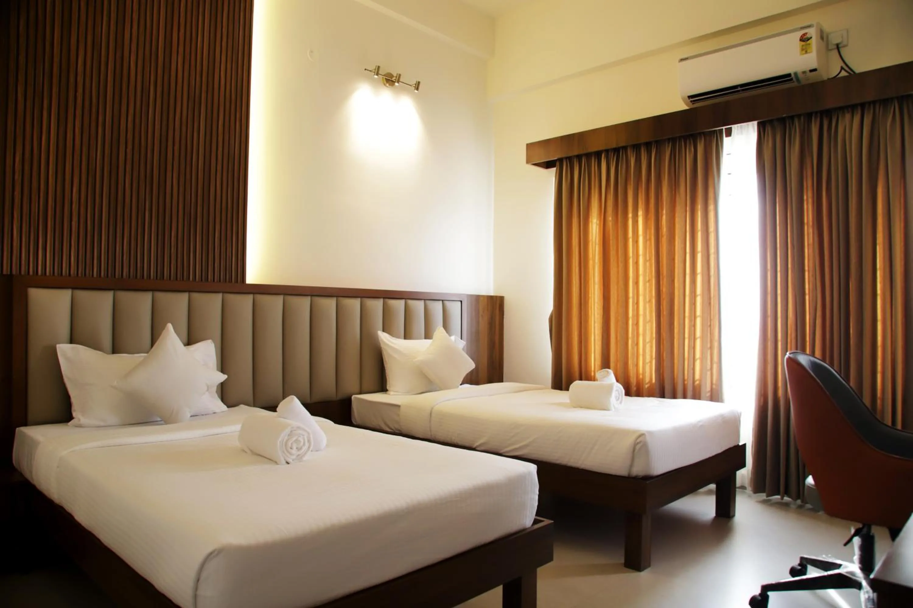 Bed in Hunkal Stays