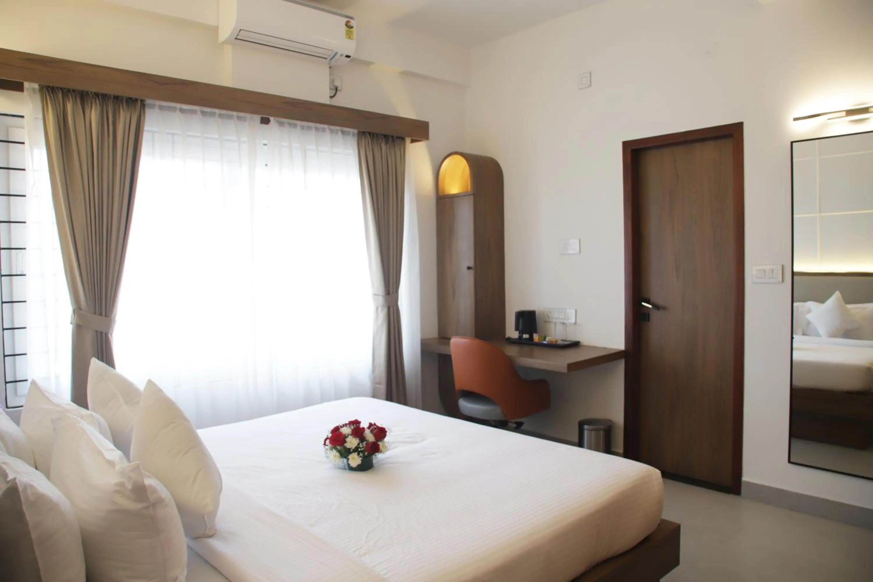 Bed in Hunkal Stays