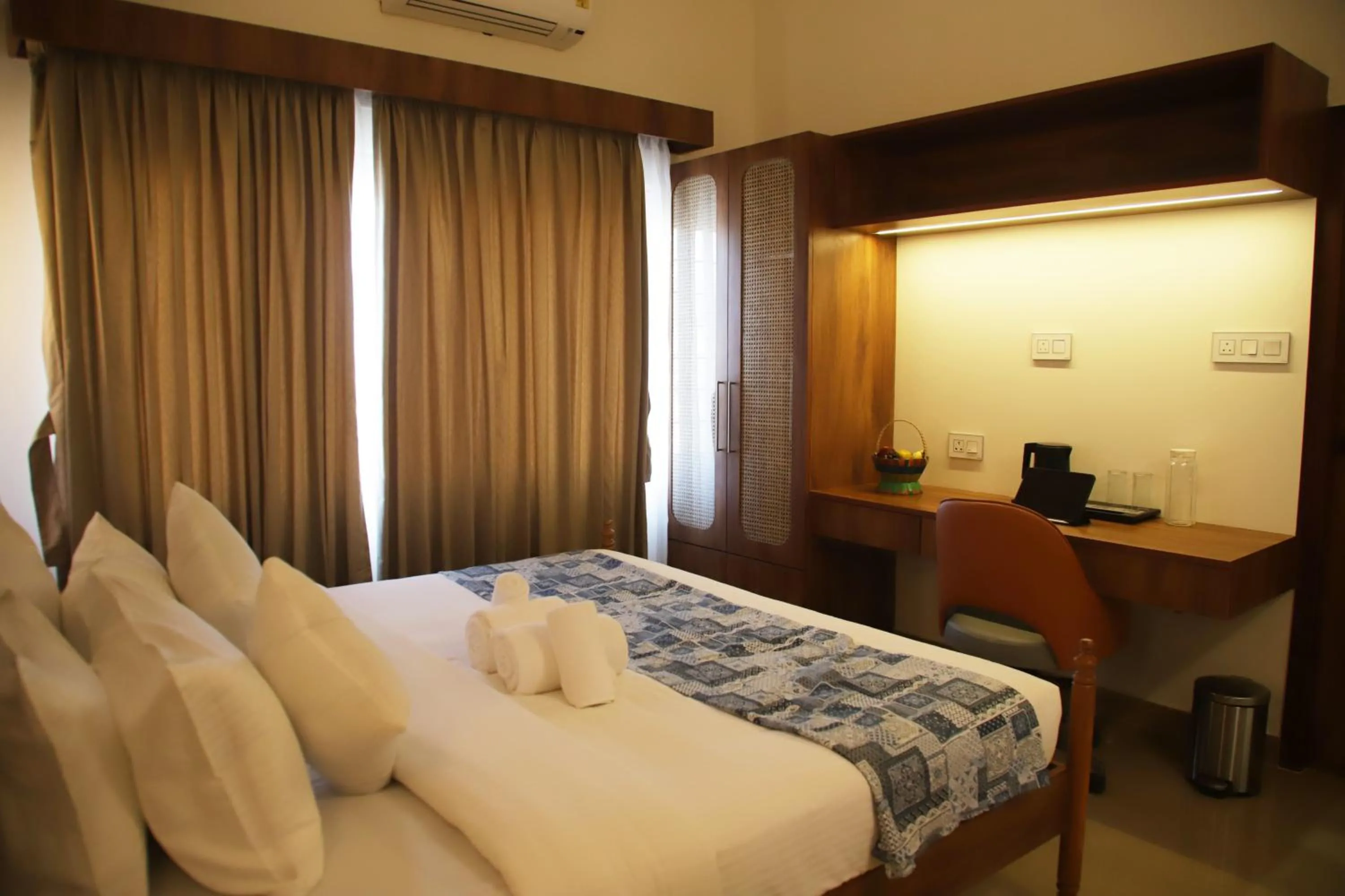 Bed in Hunkal Stays
