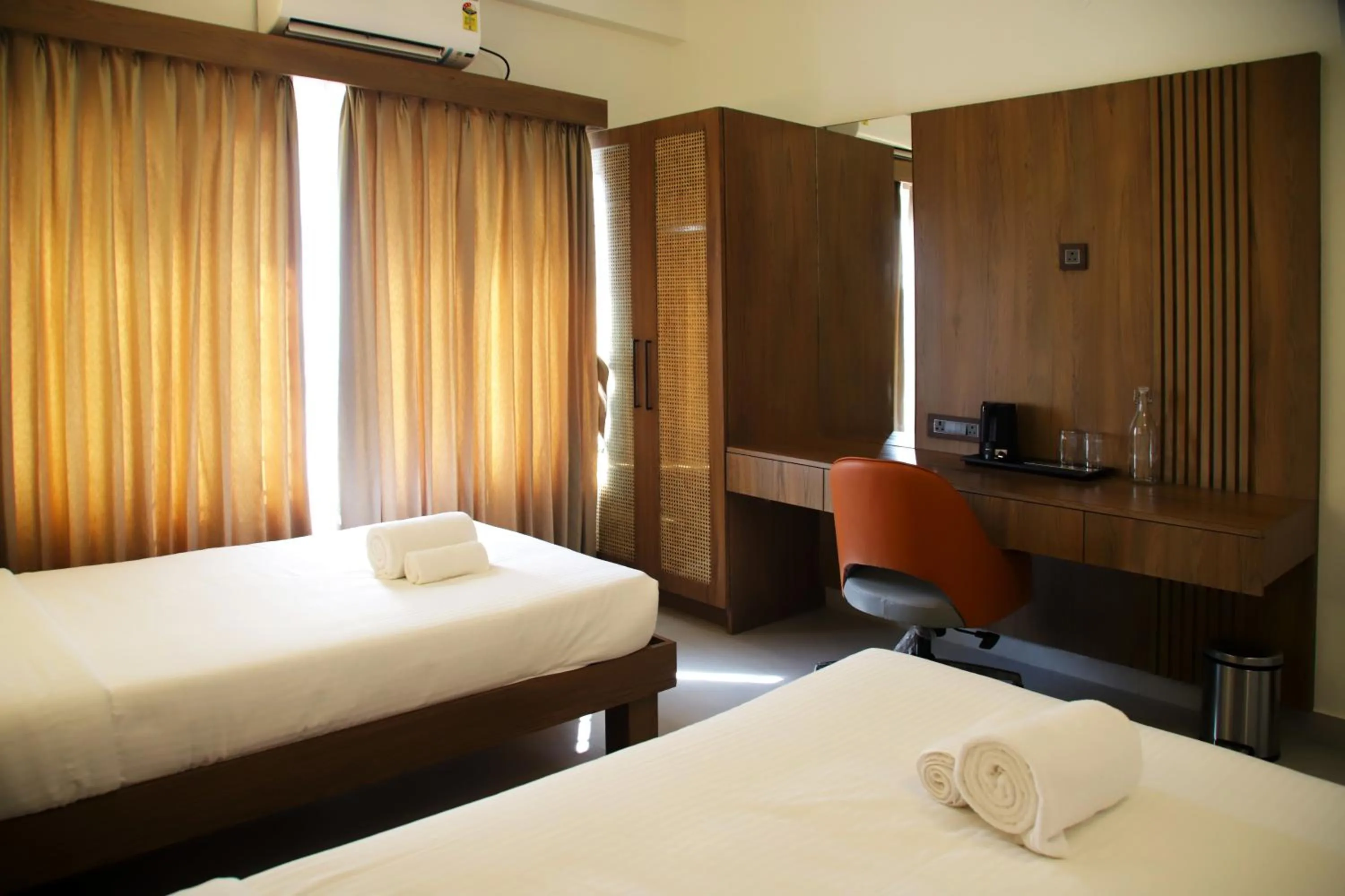 Bed in Hunkal Stays